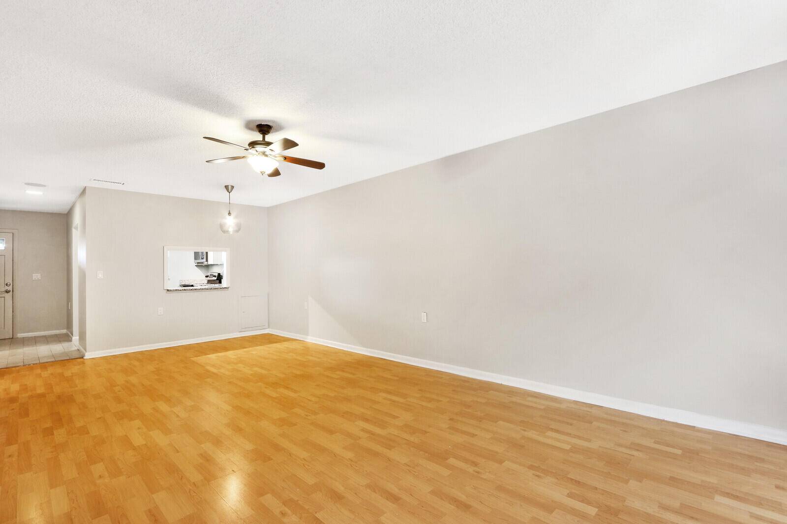 Stuart, FL 34994,1900 S Kanner HWY 3-202