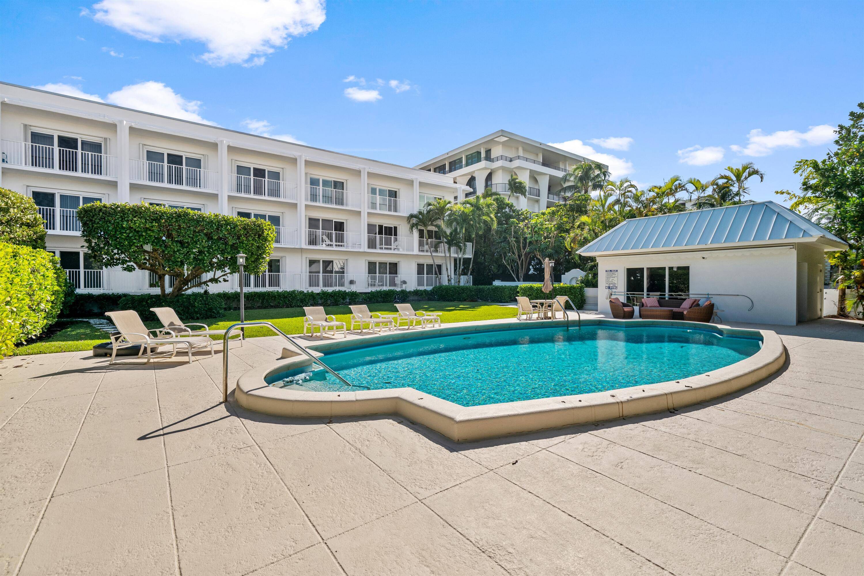 Palm Beach, FL 33480,350 S Ocean BLVD 204