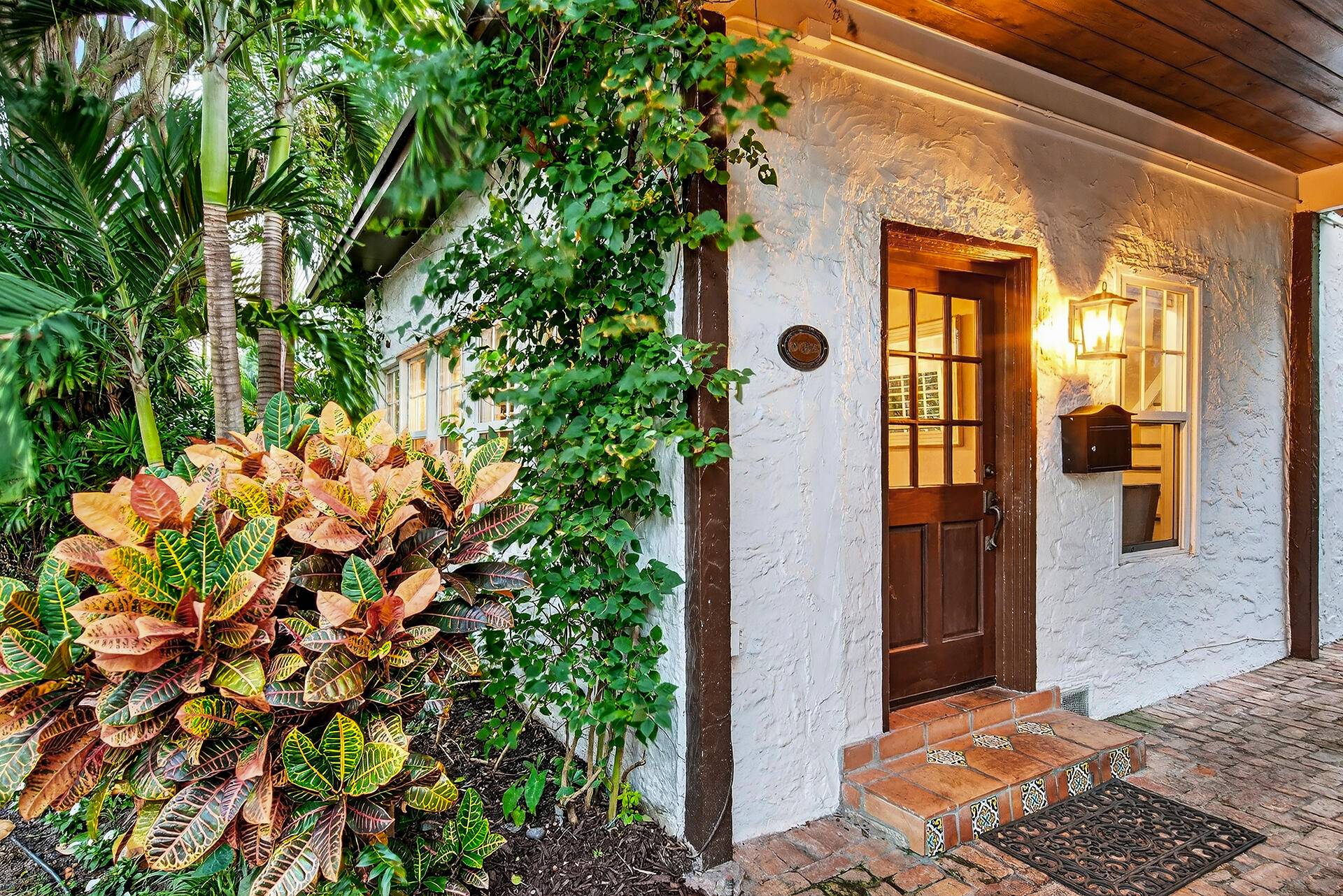 West Palm Beach, FL 33401,704 Claremore DR