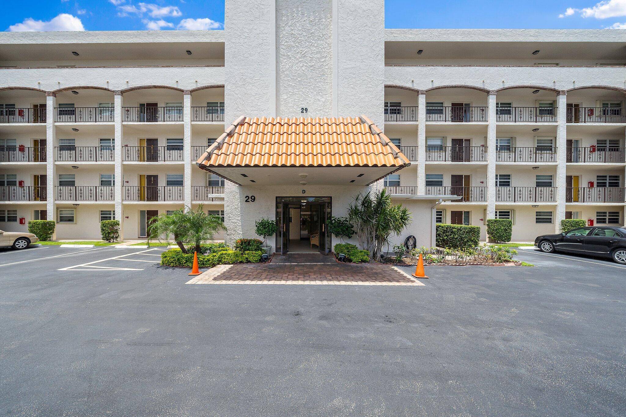 North Palm Beach, FL 33408,29 Yacht Club DR 407