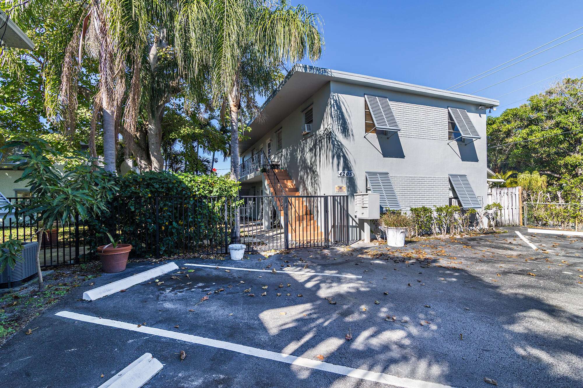 West Palm Beach, FL 33407,4205 N Flagler DR 2