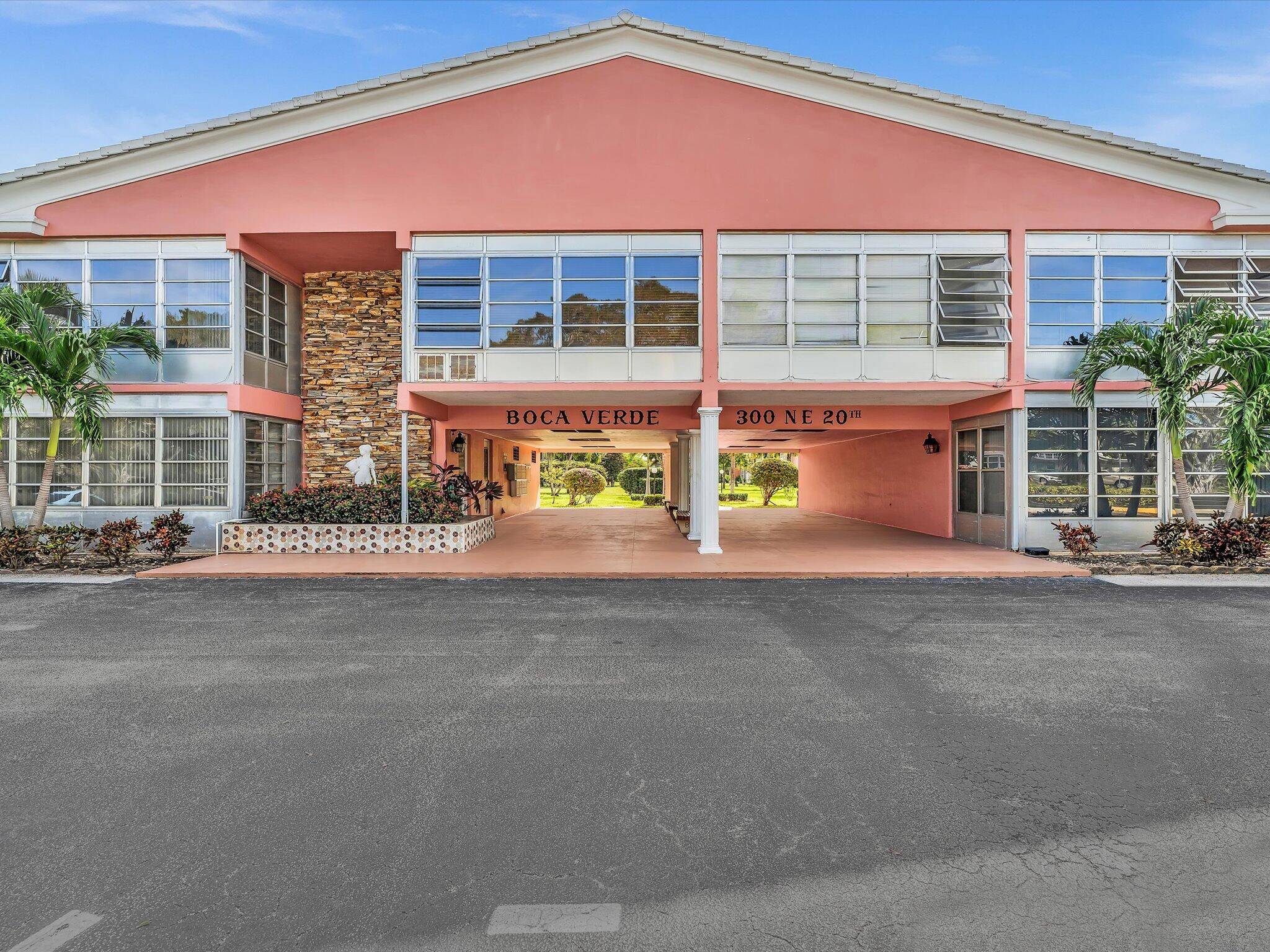 Boca Raton, FL 33431,300 NE 20th ST 411