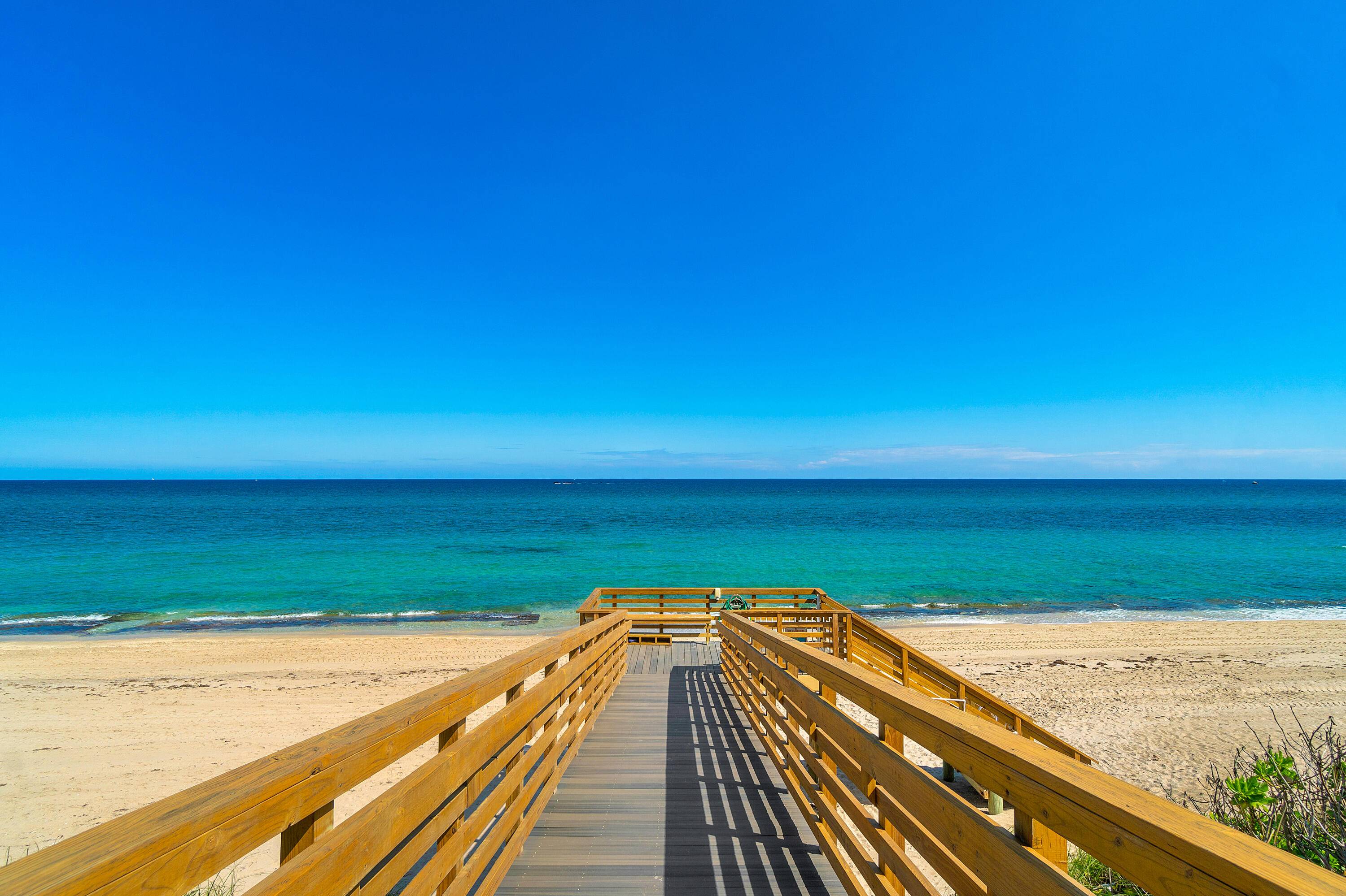 Palm Beach, FL 33480,3360 S Ocean BLVD 2bii