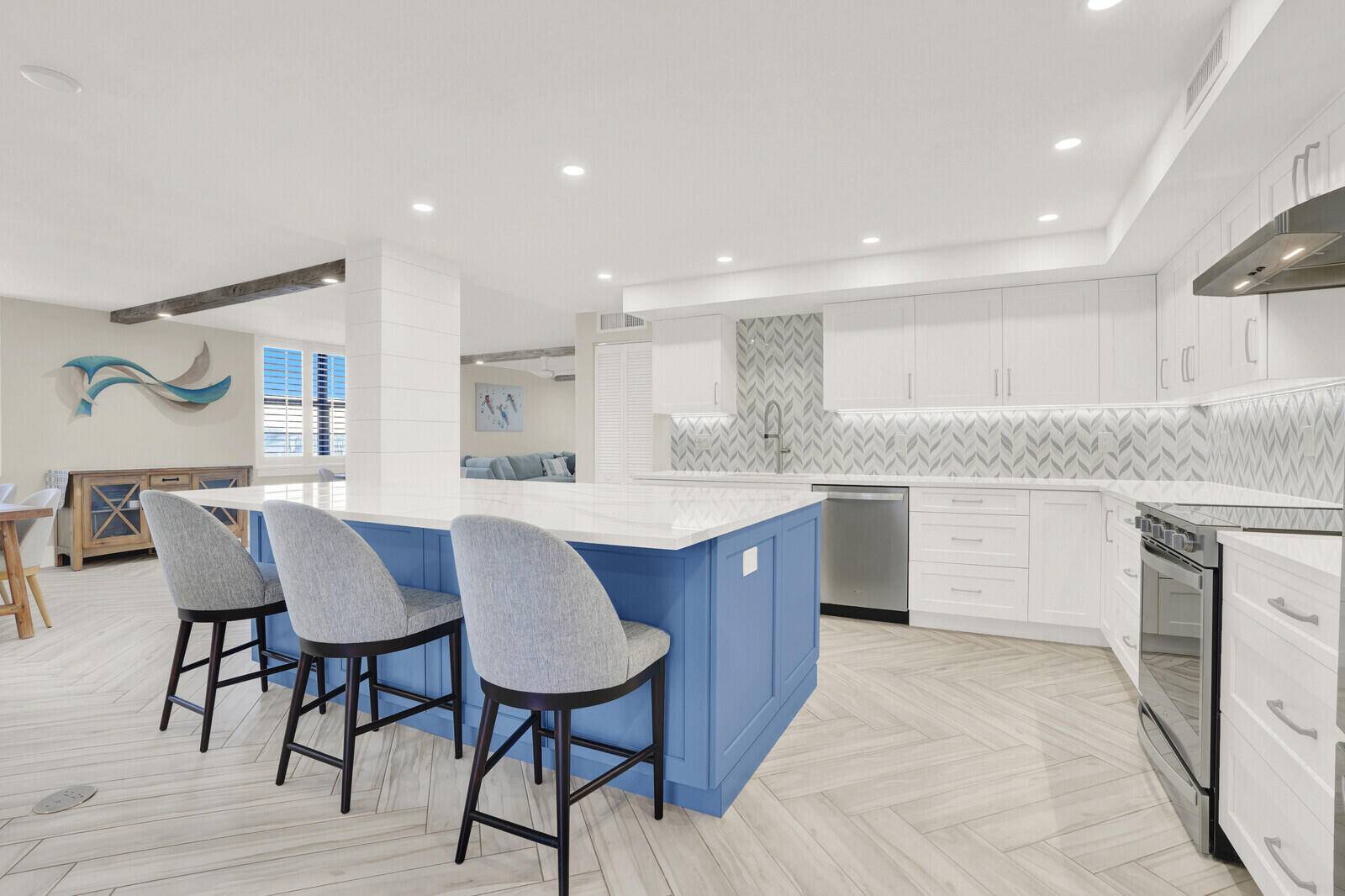 Juno Beach, FL 33408,911 Ocean DR 206