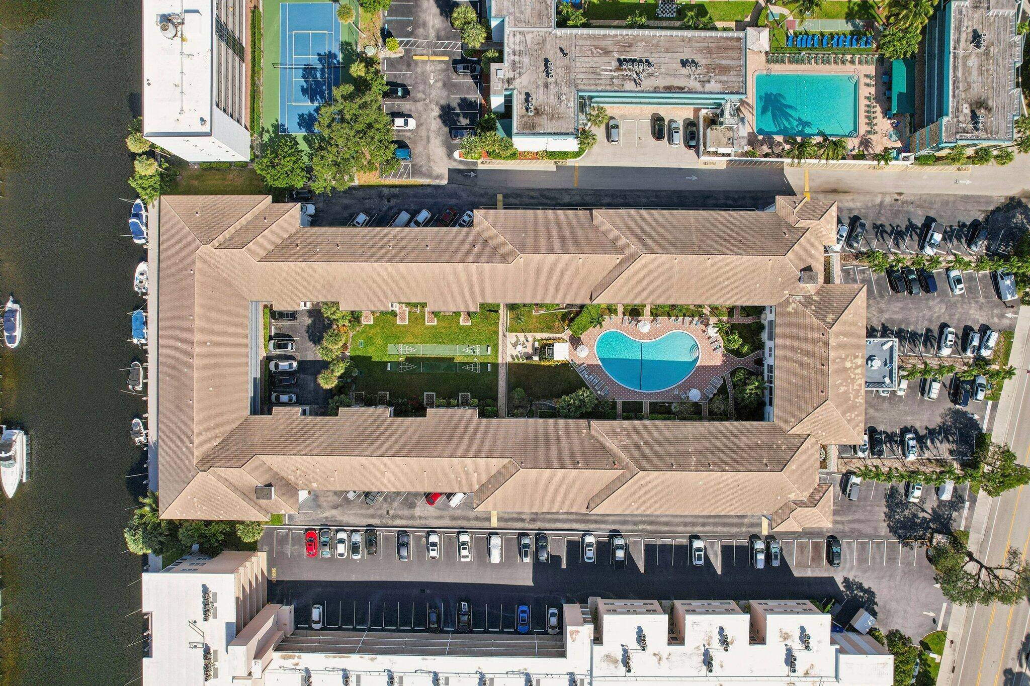 Lauderdale By The Sea, FL 33062,1461 S Ocean BLVD 204