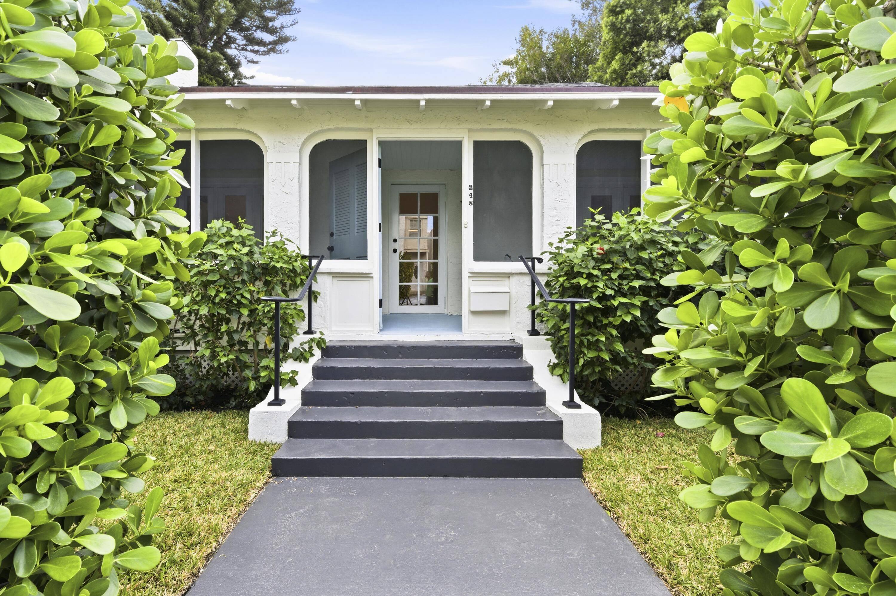 Palm Beach, FL 33480,248 Park AVE