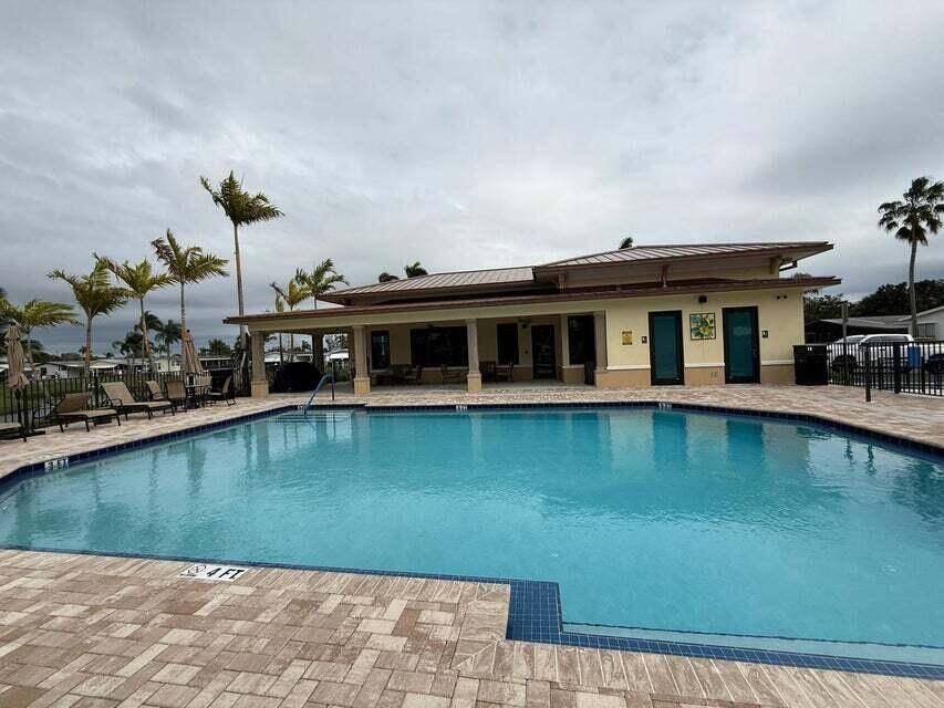 Atlantis, FL 33462,6085 Seashore Drive