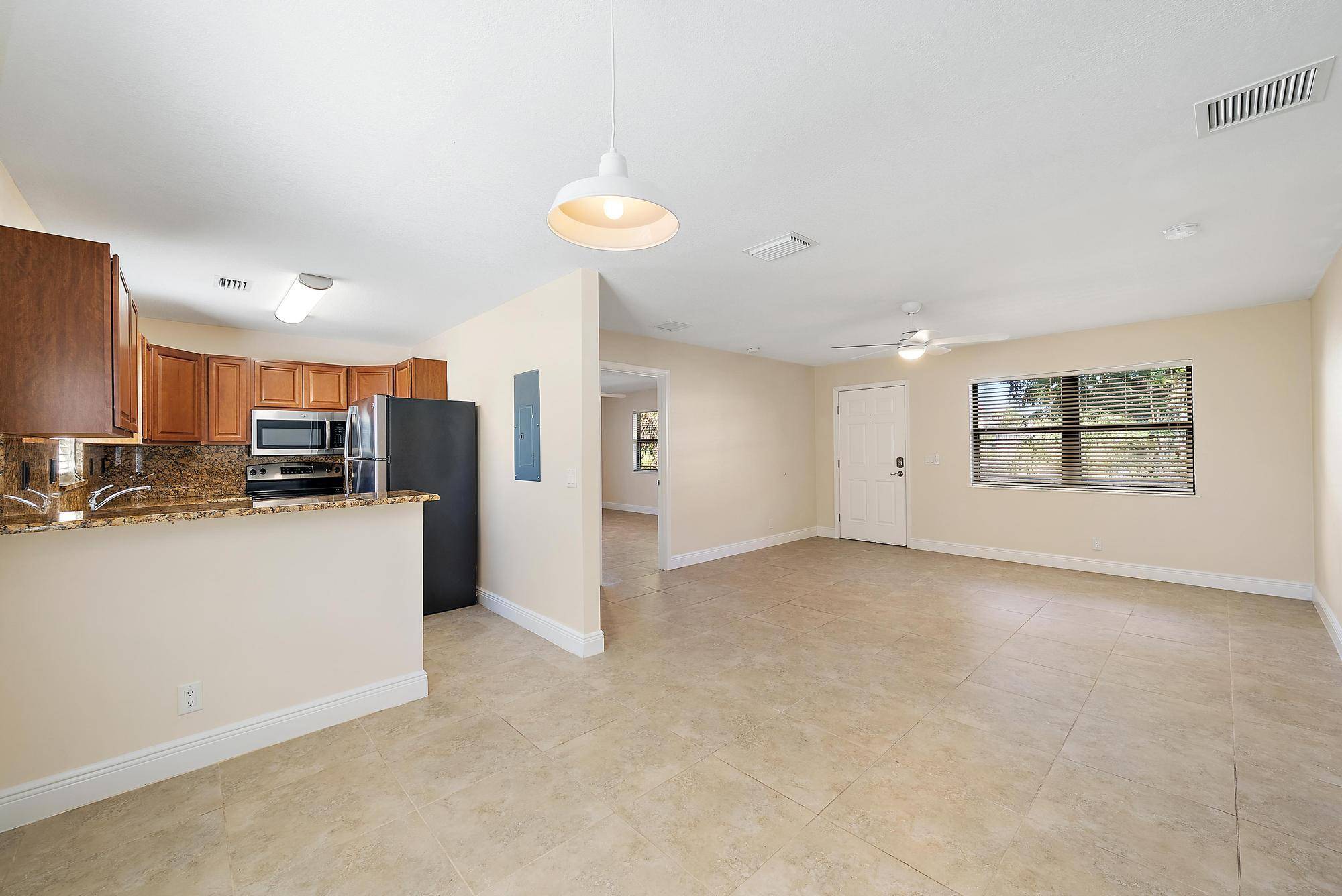 North Palm Beach, FL 33408,135 Shore CT 204