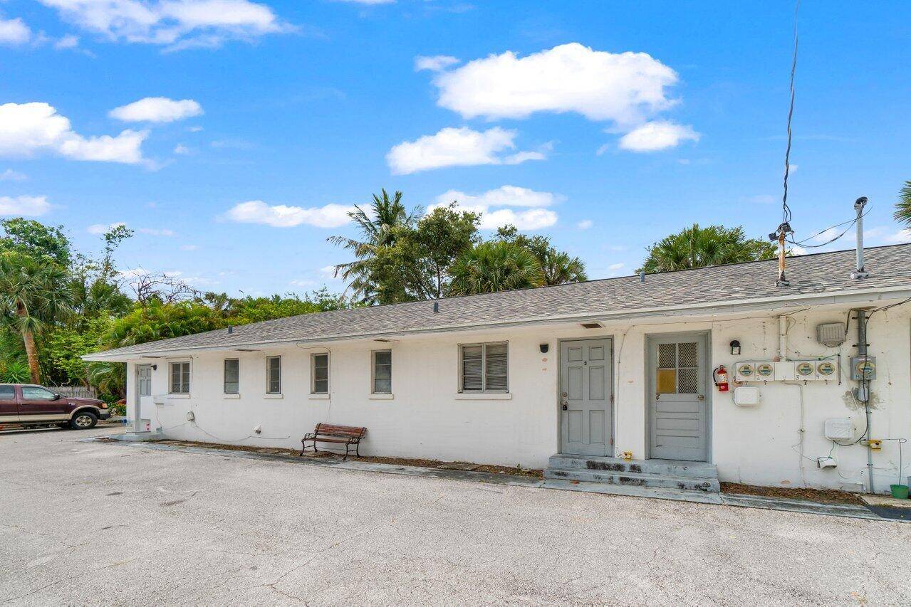 Lantana, FL 33462,211 Sunrise AVE 3