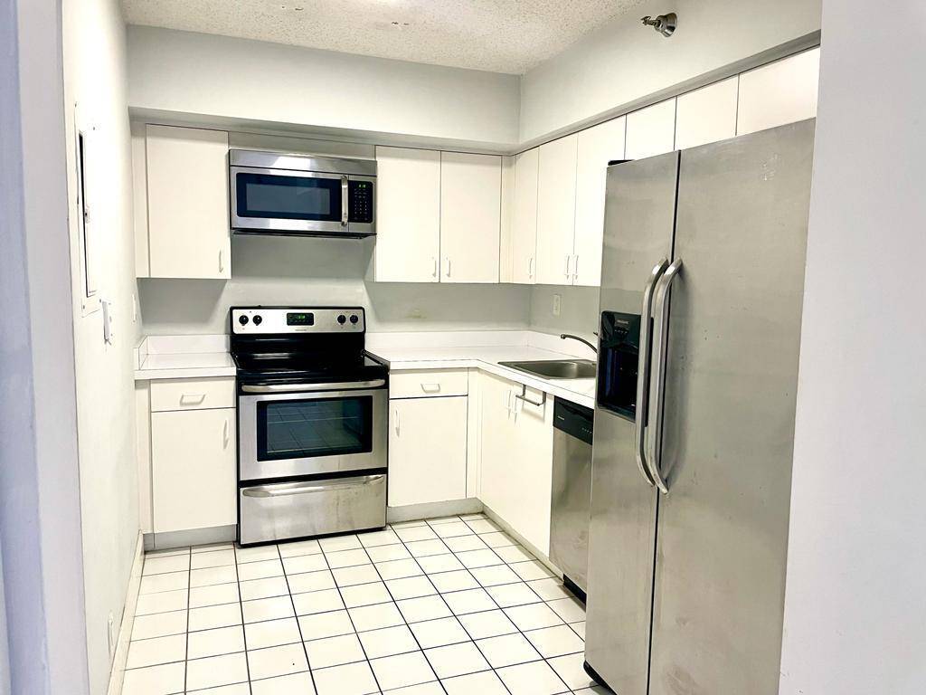 Aventura, FL 33180,3300 NE 191 ST 1617