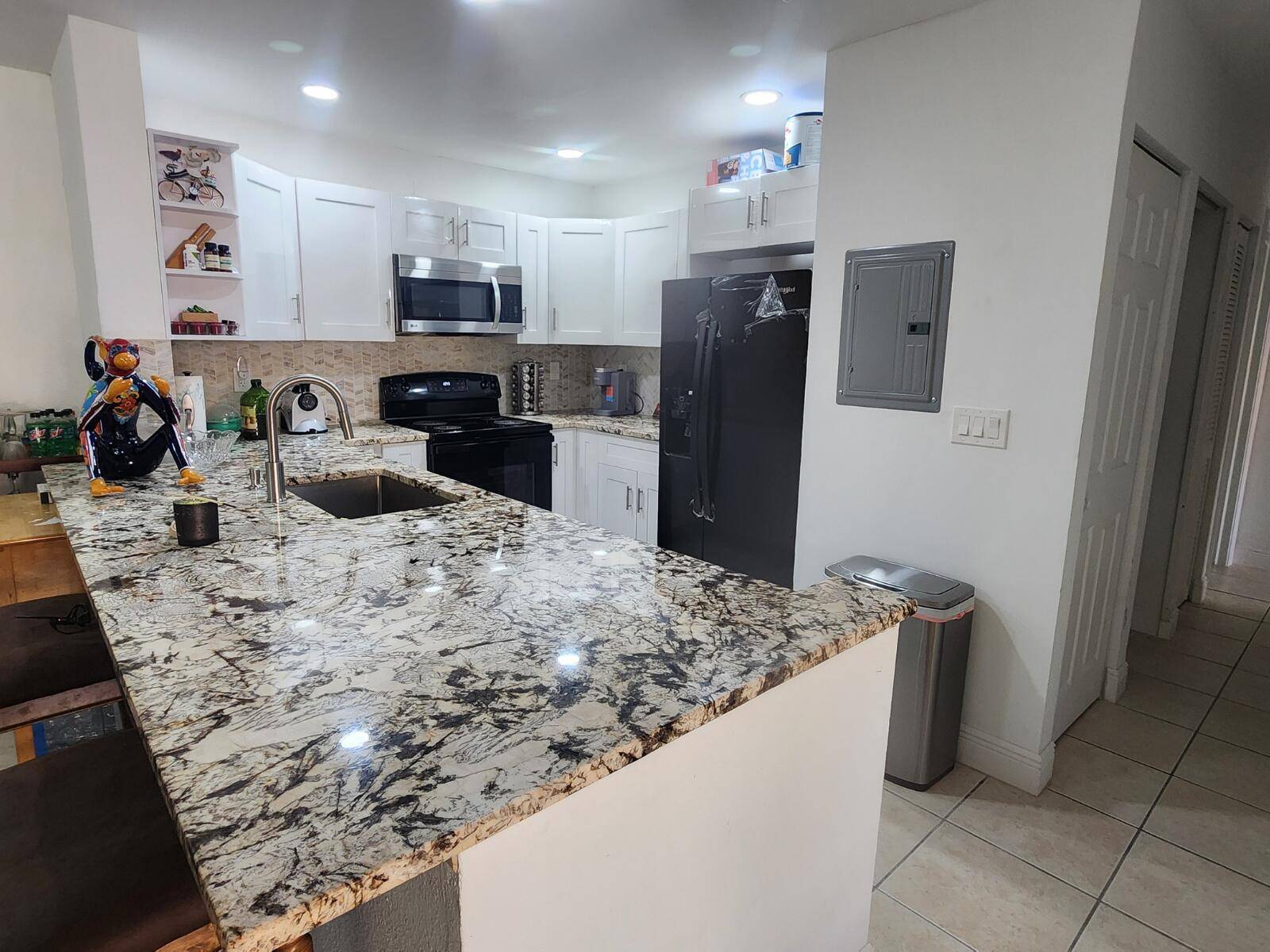 Greenacres, FL 33463,6013 N 10th AVE 208