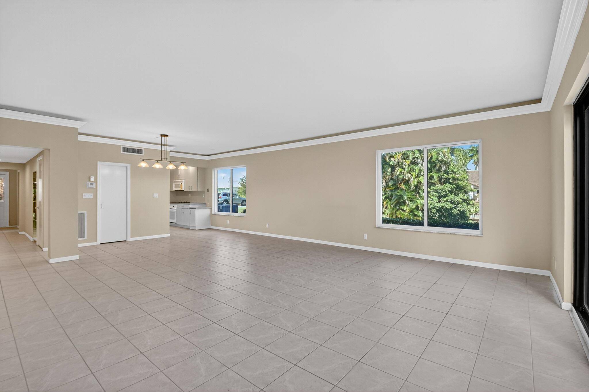 Delray Beach, FL 33445,900 Greensward LN 101-G