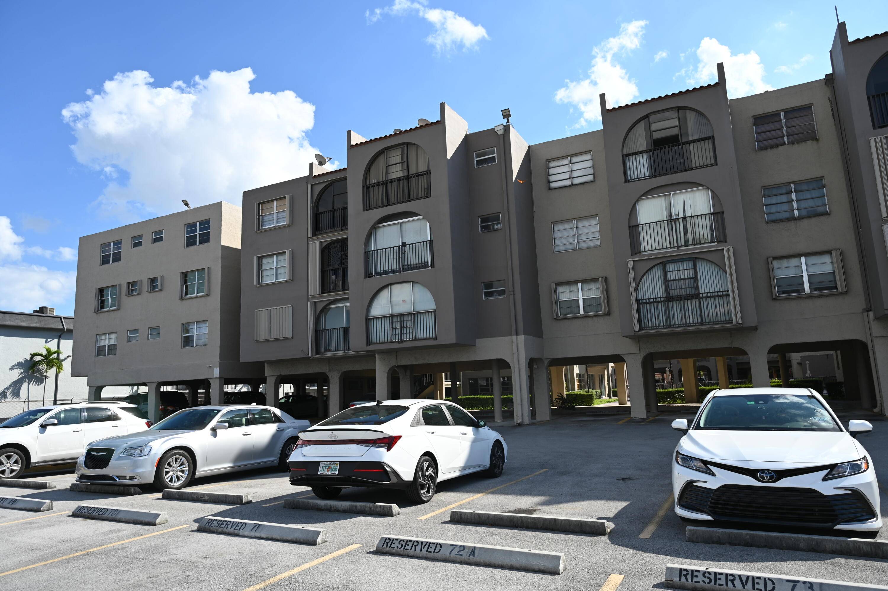 Hialeah, FL 33012,6215 W 20th AVE 415