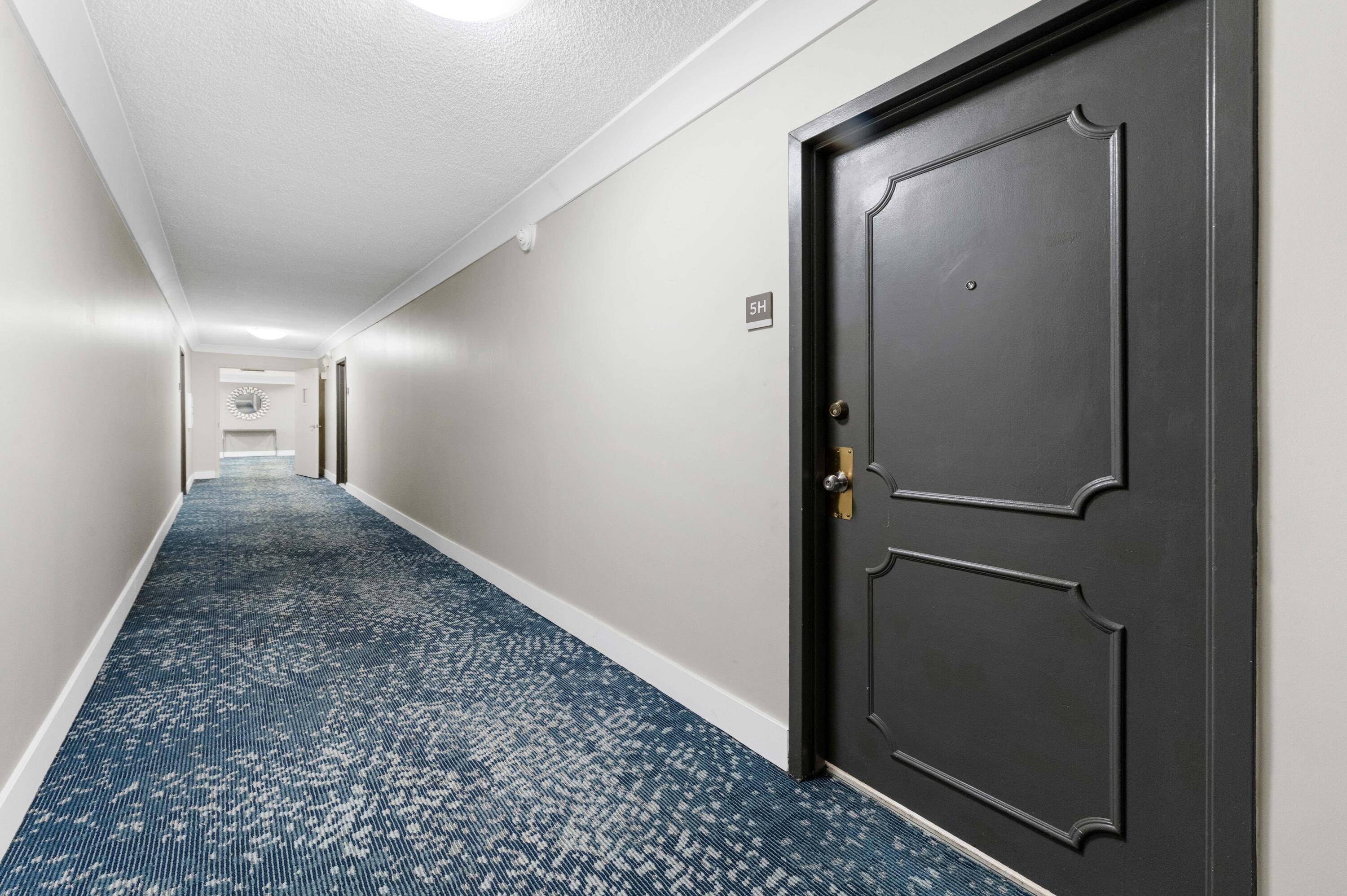 North Miami Beach, FL 33160,16546 NE 26th AVE 5h