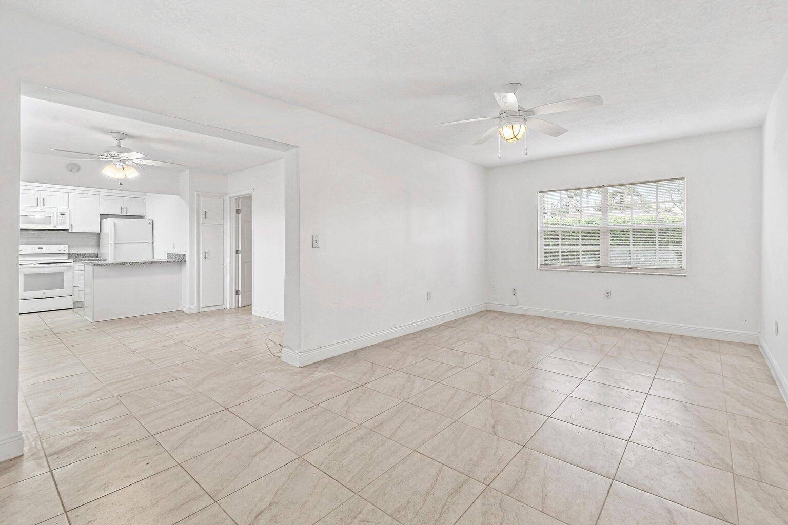 Lake Worth Beach, FL 33461,101 Akron ST 101