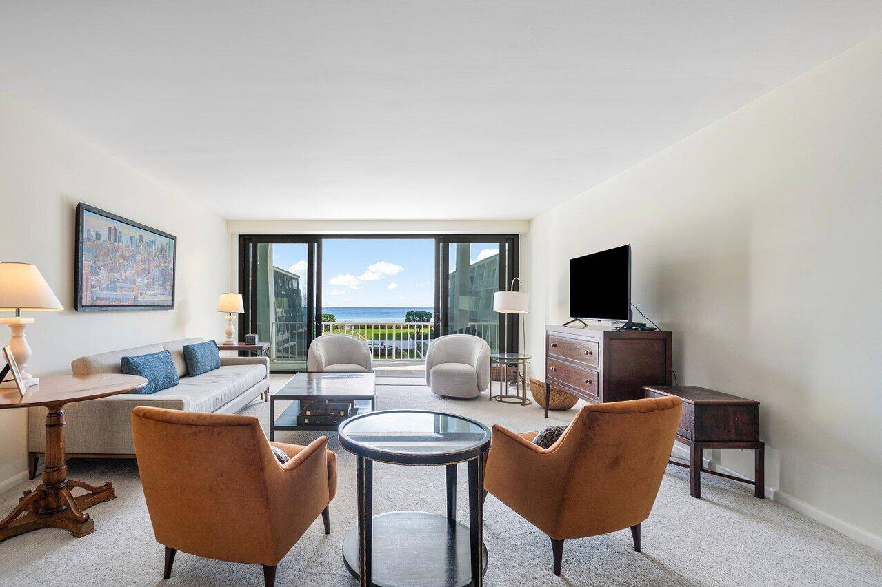 Palm Beach, FL 33480,2275 S Ocean BLVD 205a