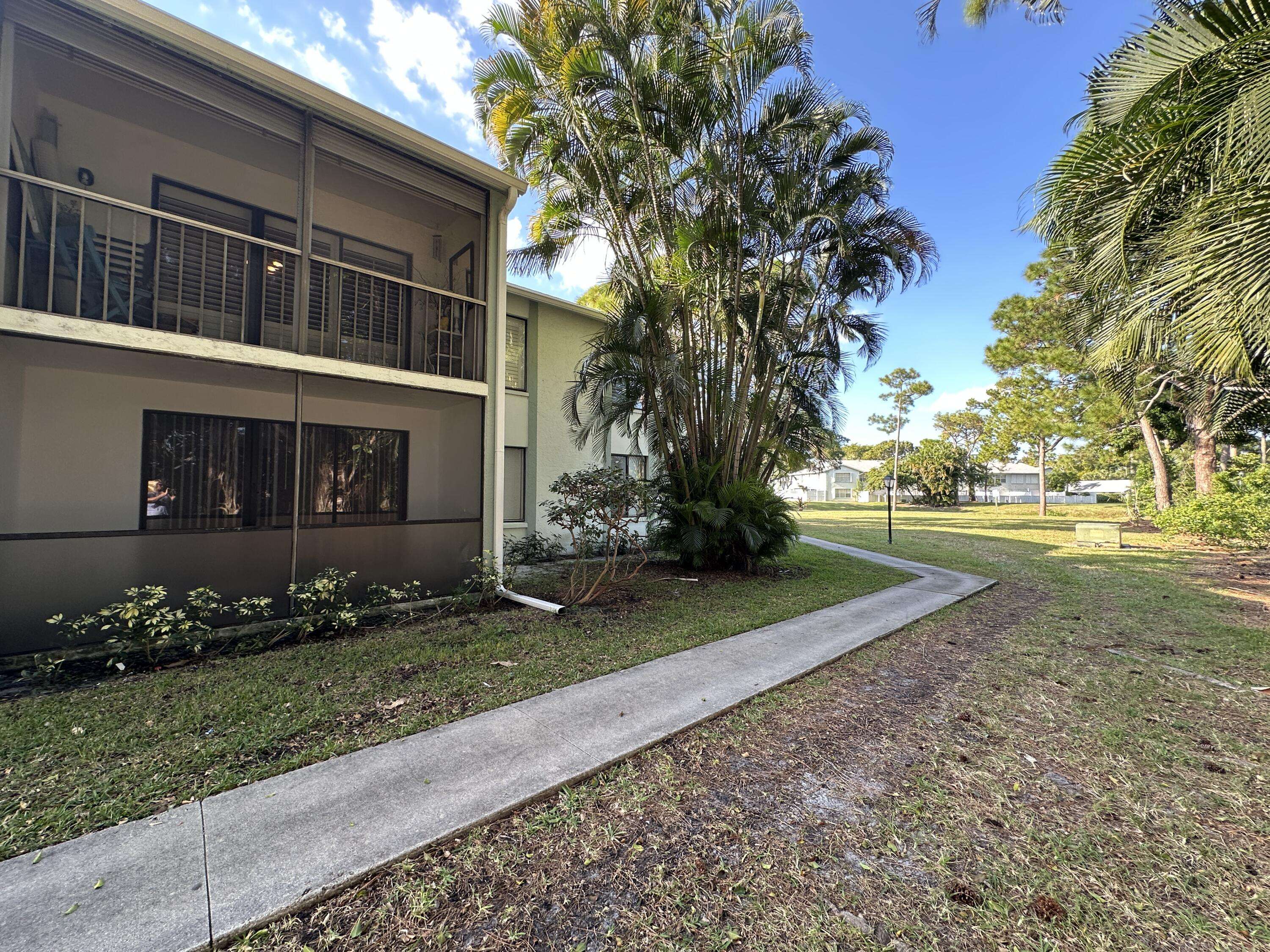 West Palm Beach, FL 33417,3664 Alder DR E1