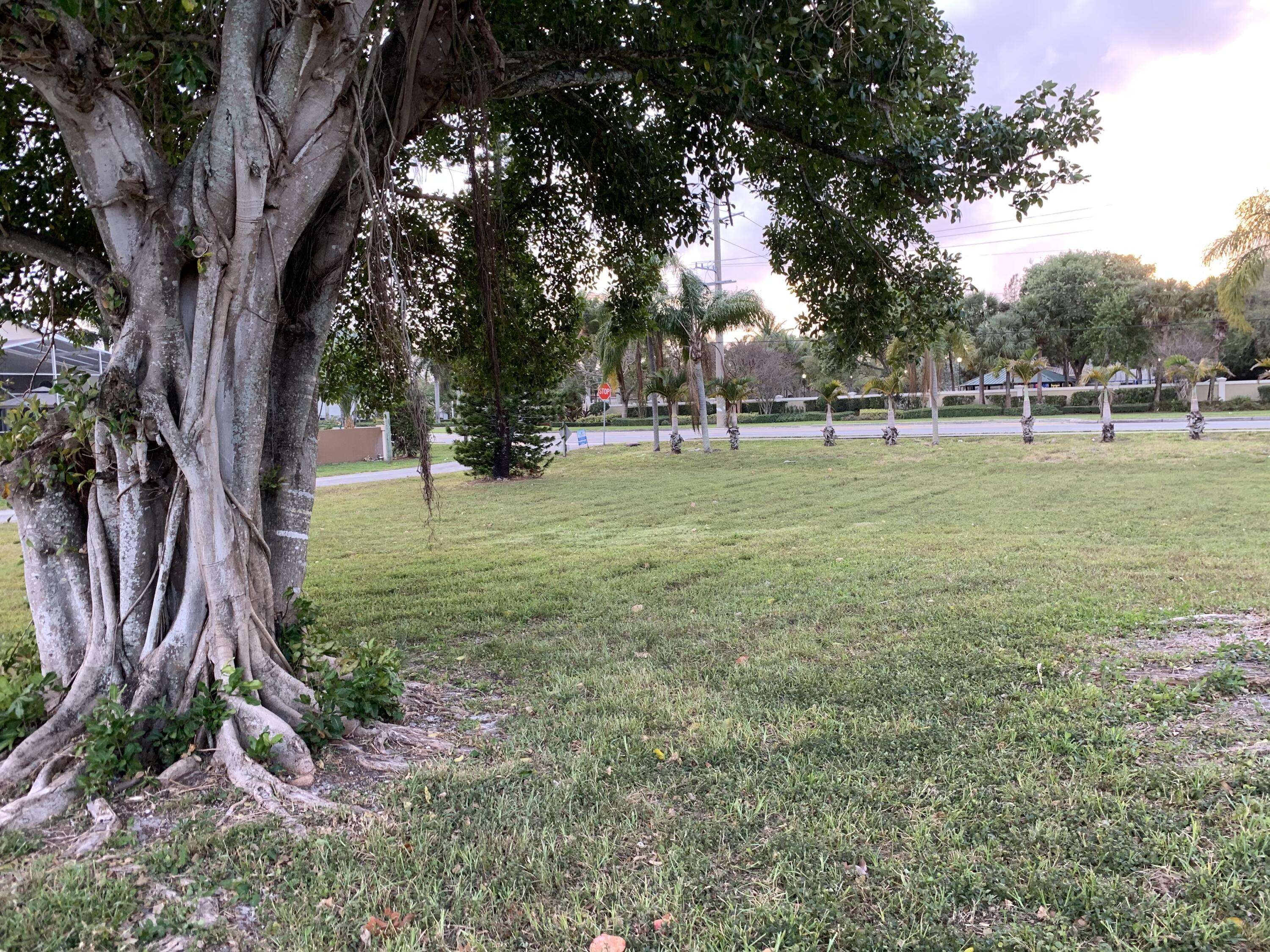 Boynton Beach, FL 33436,7086 Lawrence RD