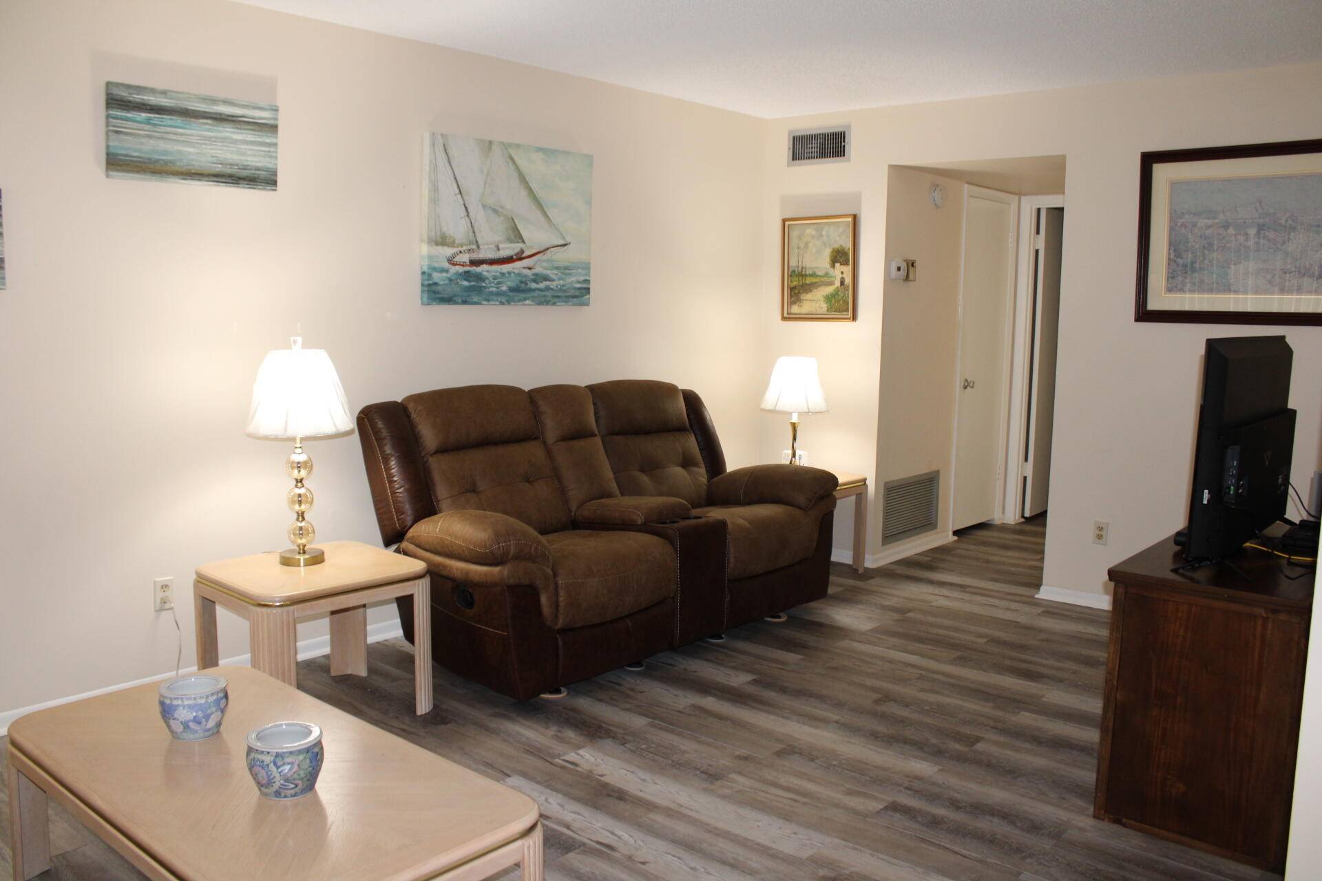 Vero Beach, FL 32962,16 Vista Palm LN 105