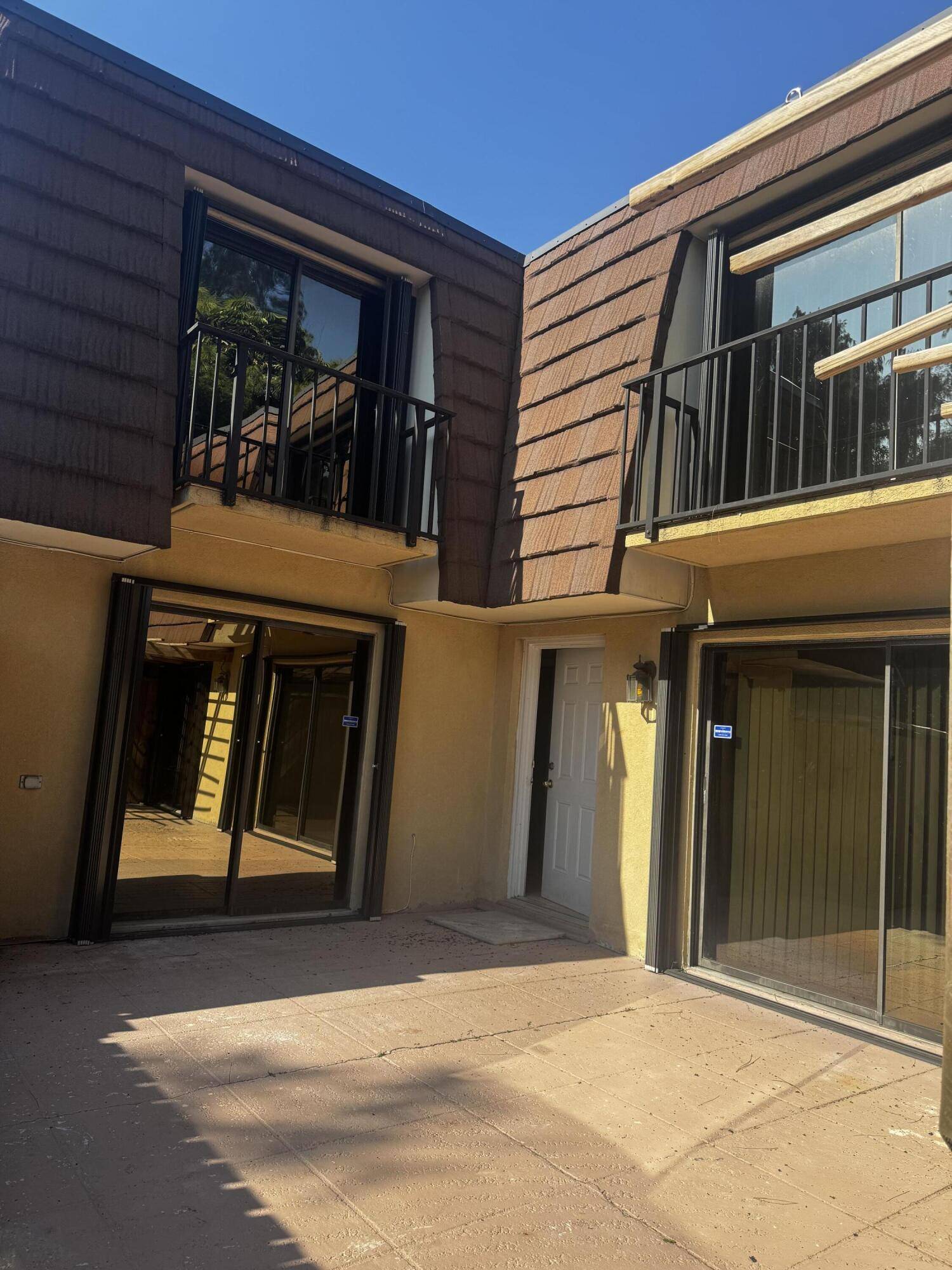 Palm Beach Gardens, FL 33418,417 4th LN