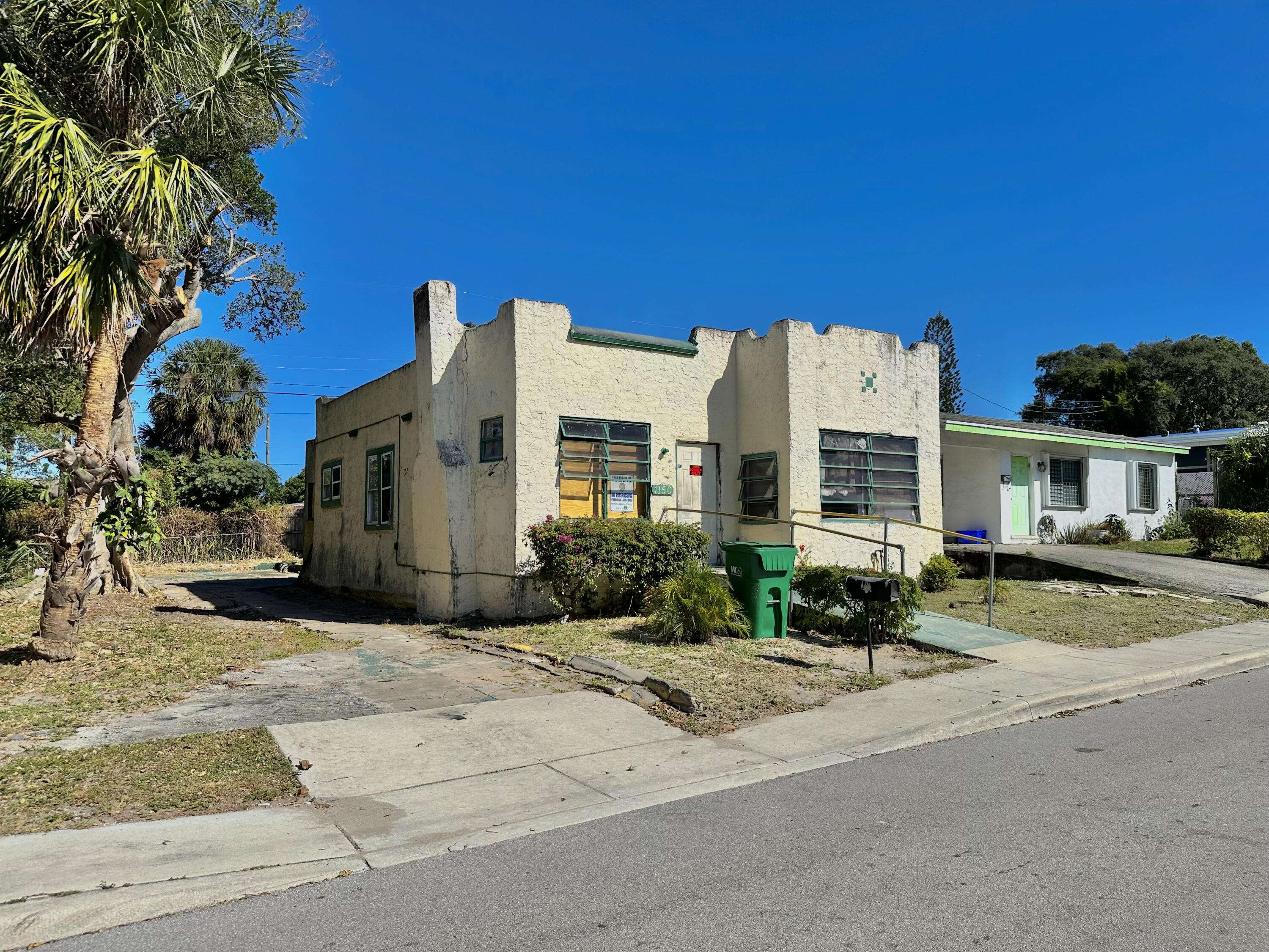 Riviera Beach, FL 33404,1150 W 25th ST