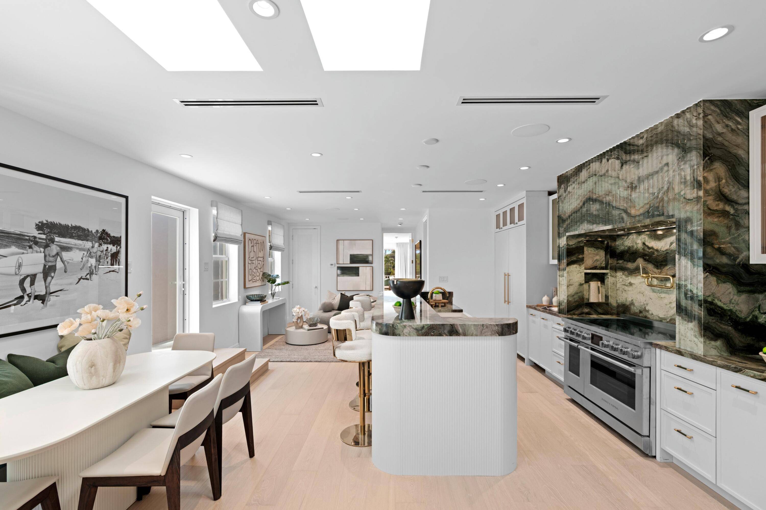 Palm Beach, FL 33480,255 Royal Poinciana WAY