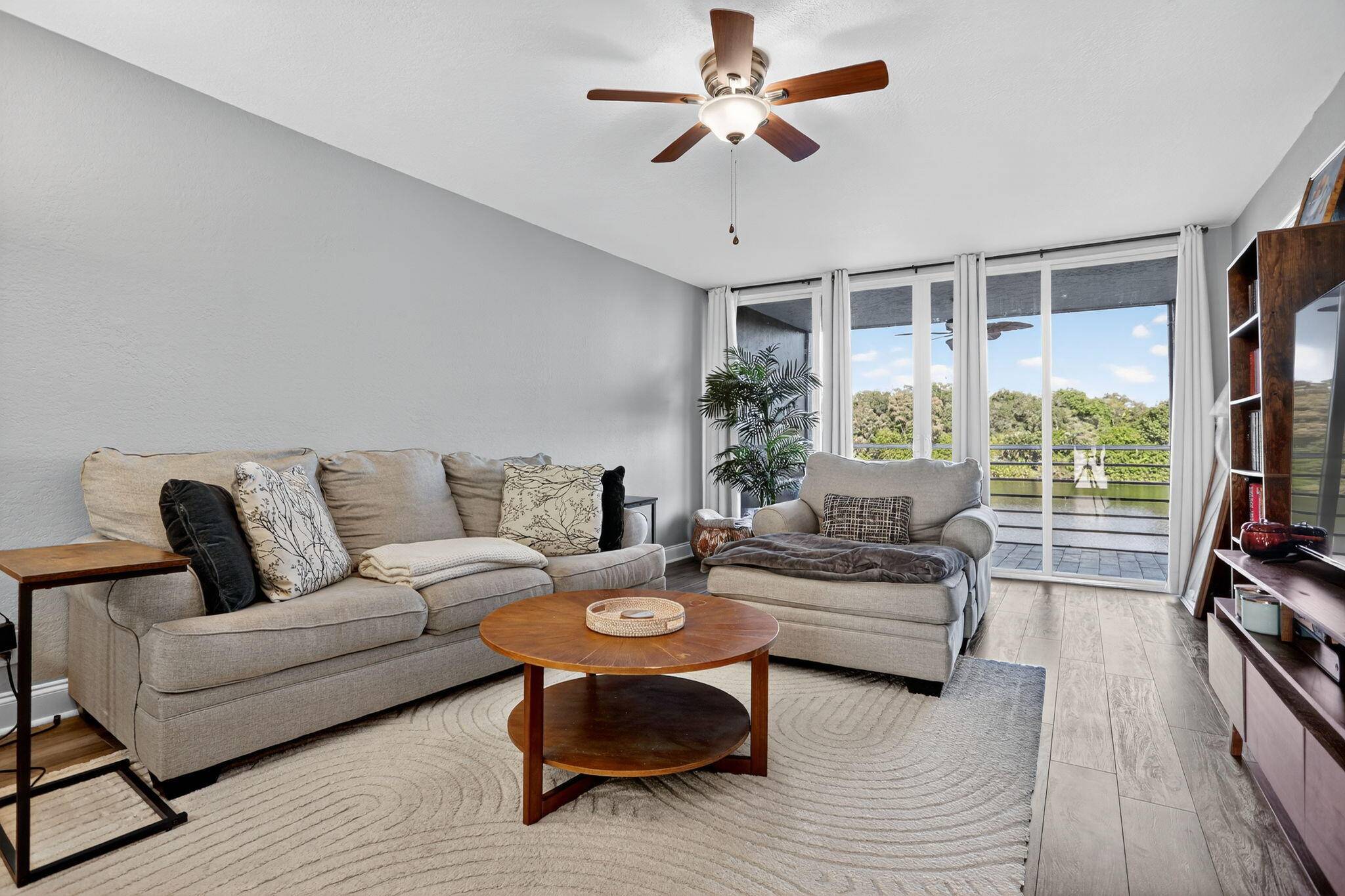 Davie, FL 33324,9450 Poinciana PL 203