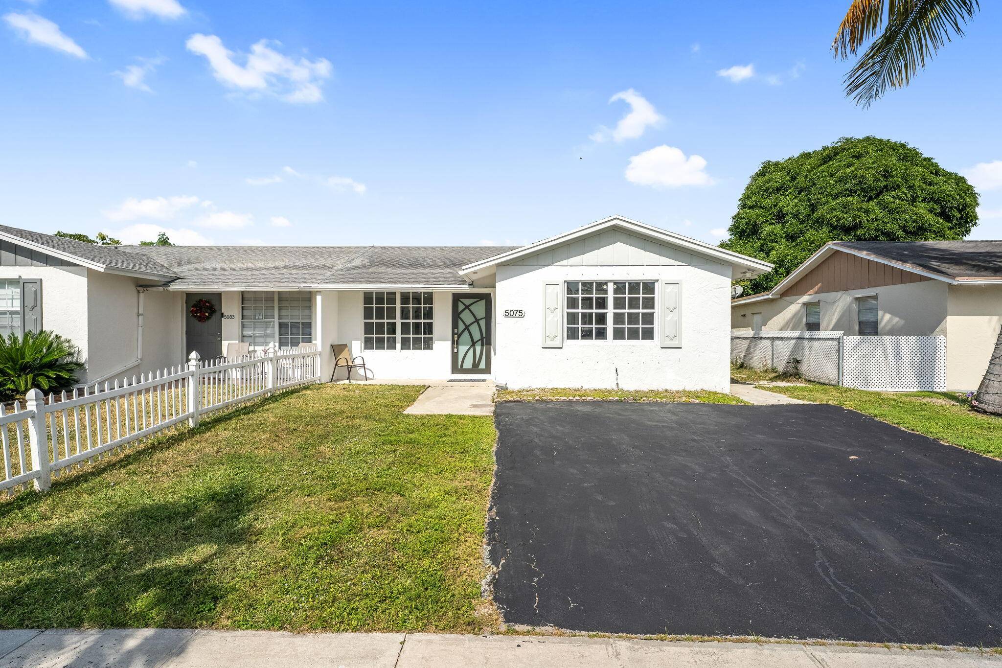 West Palm Beach, FL 33415,5075 Grant LN