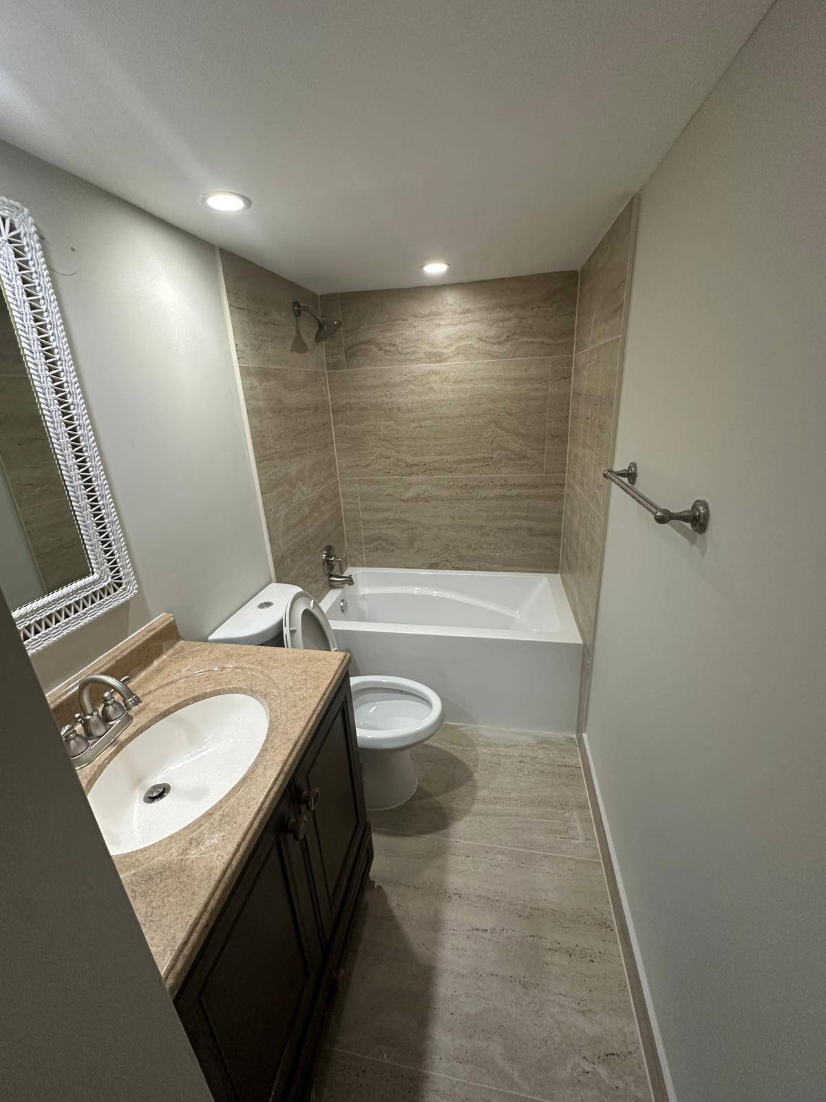 Deerfield Beach, FL 33064,4374 NW 9th AVE 17-3b