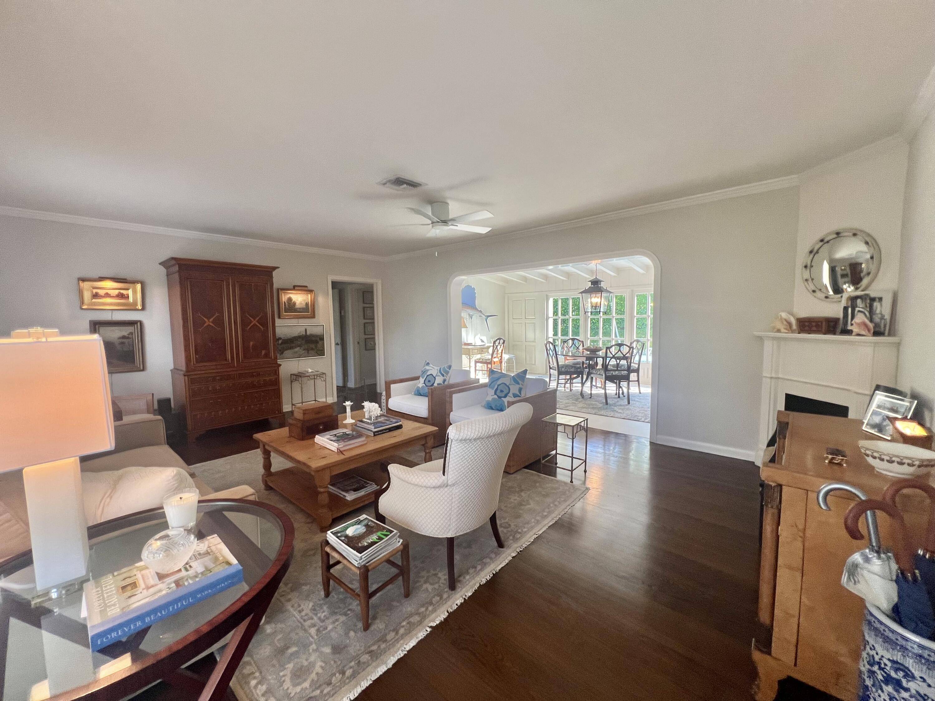 Palm Beach, FL 33480,230 Colonial LN