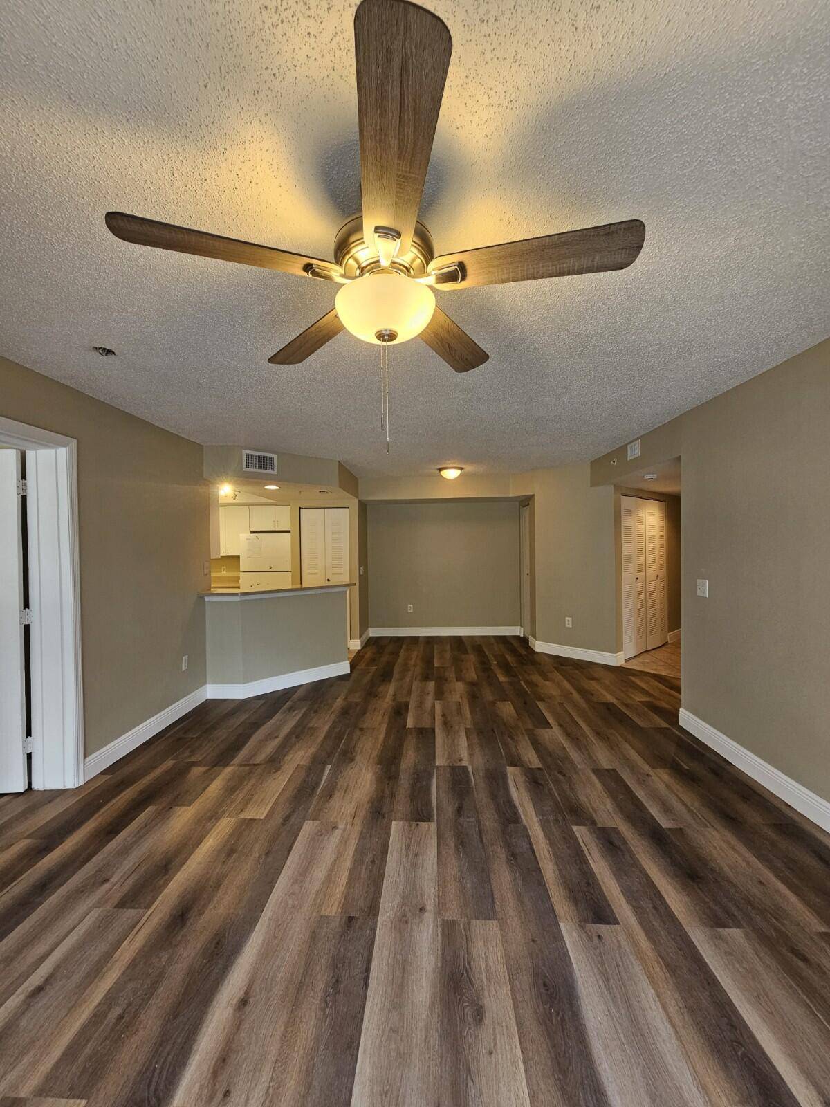 West Palm Beach, FL 33417,4177 N Haverhill RD 812