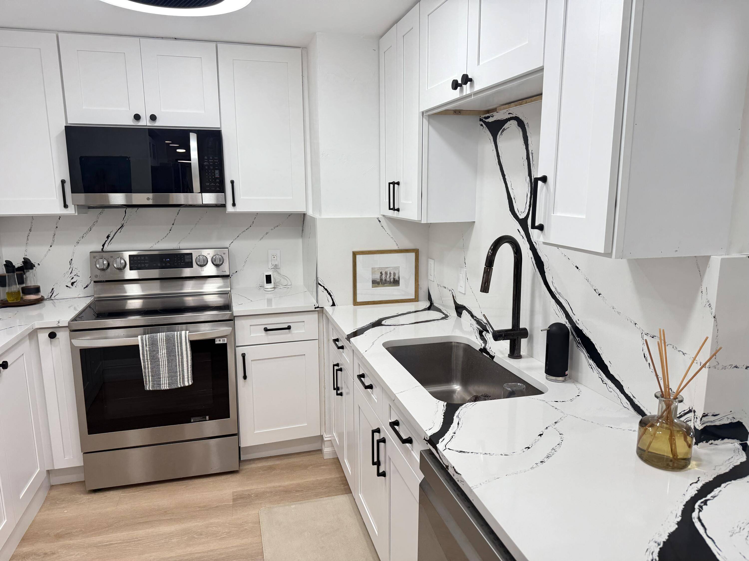 West Palm Beach, FL 33407,5600 N Flagler DR 1904