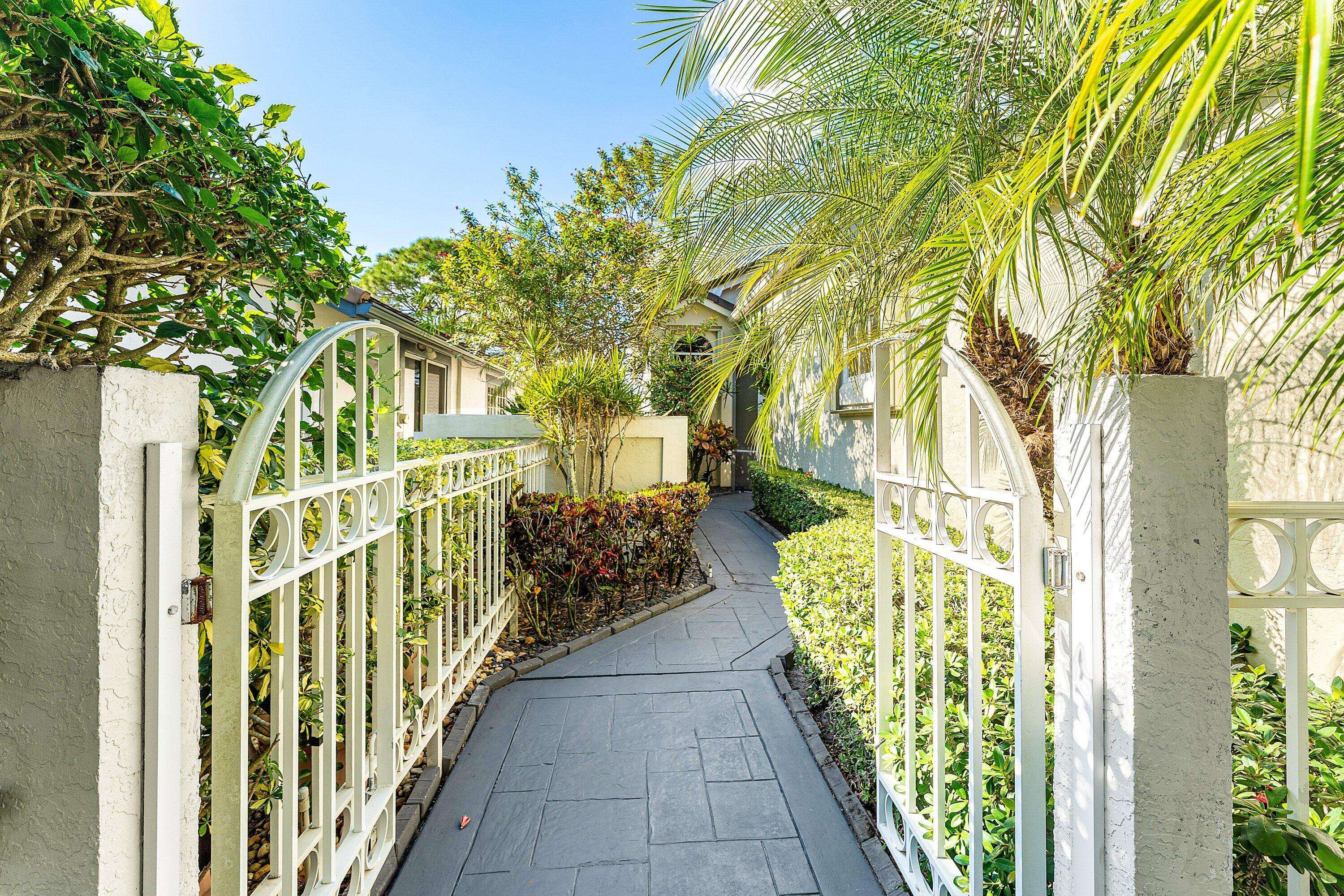 Palm Beach Gardens, FL 33418,6861 Briarlake CIR