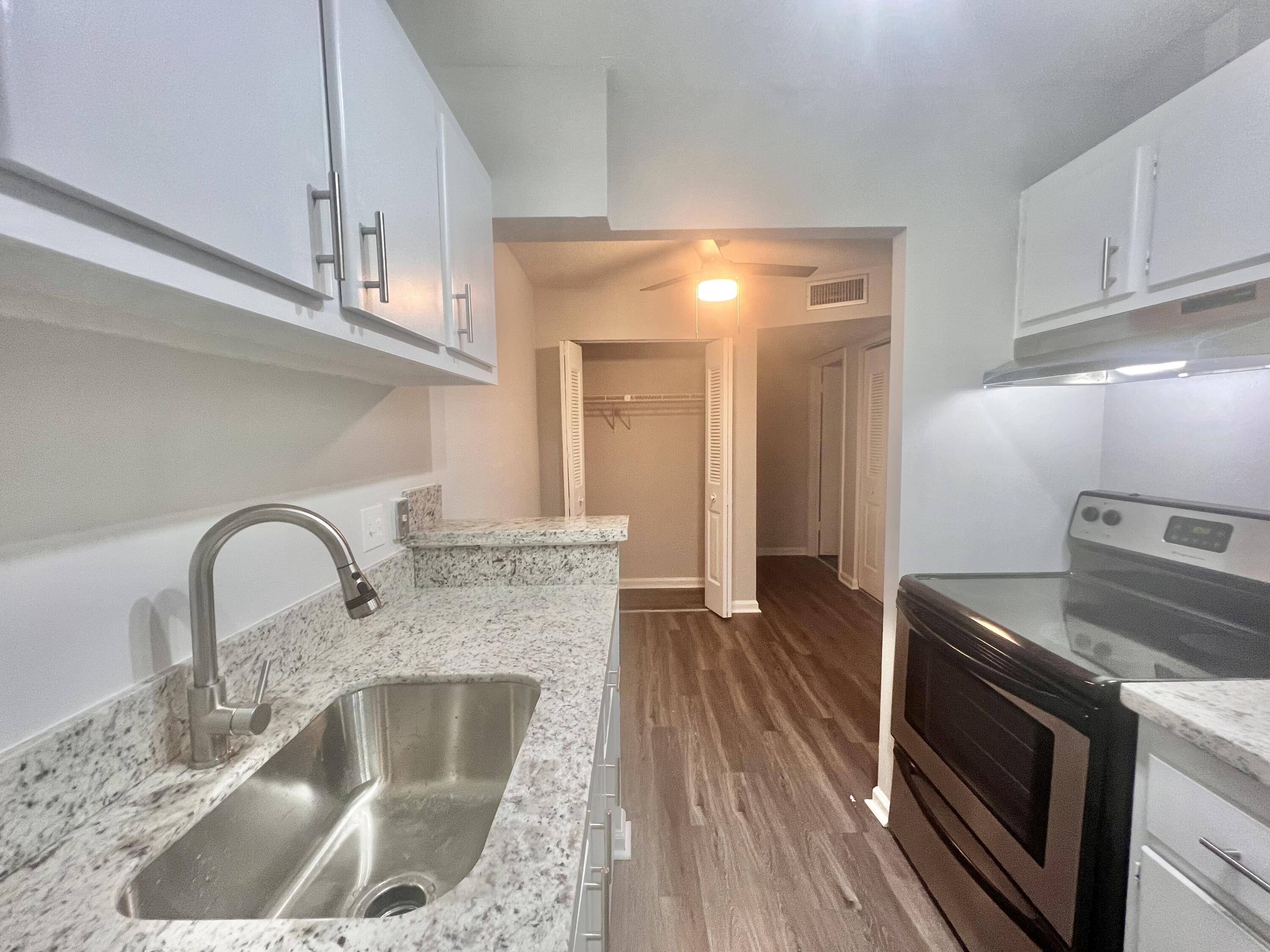 West Palm Beach, FL 33401,1500 N Congress AVE A43