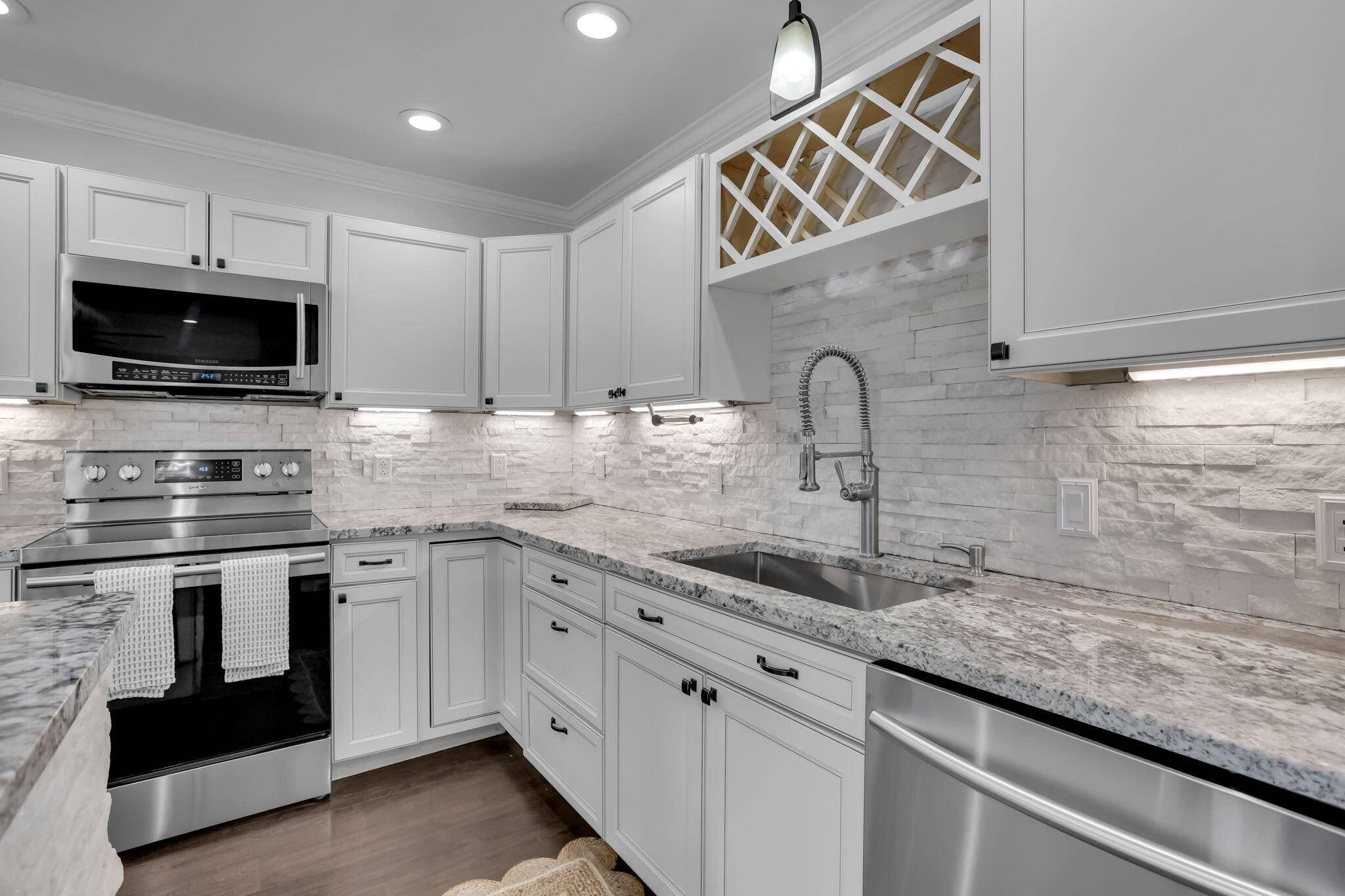 Lake Worth, FL 33463,7676 4th TER