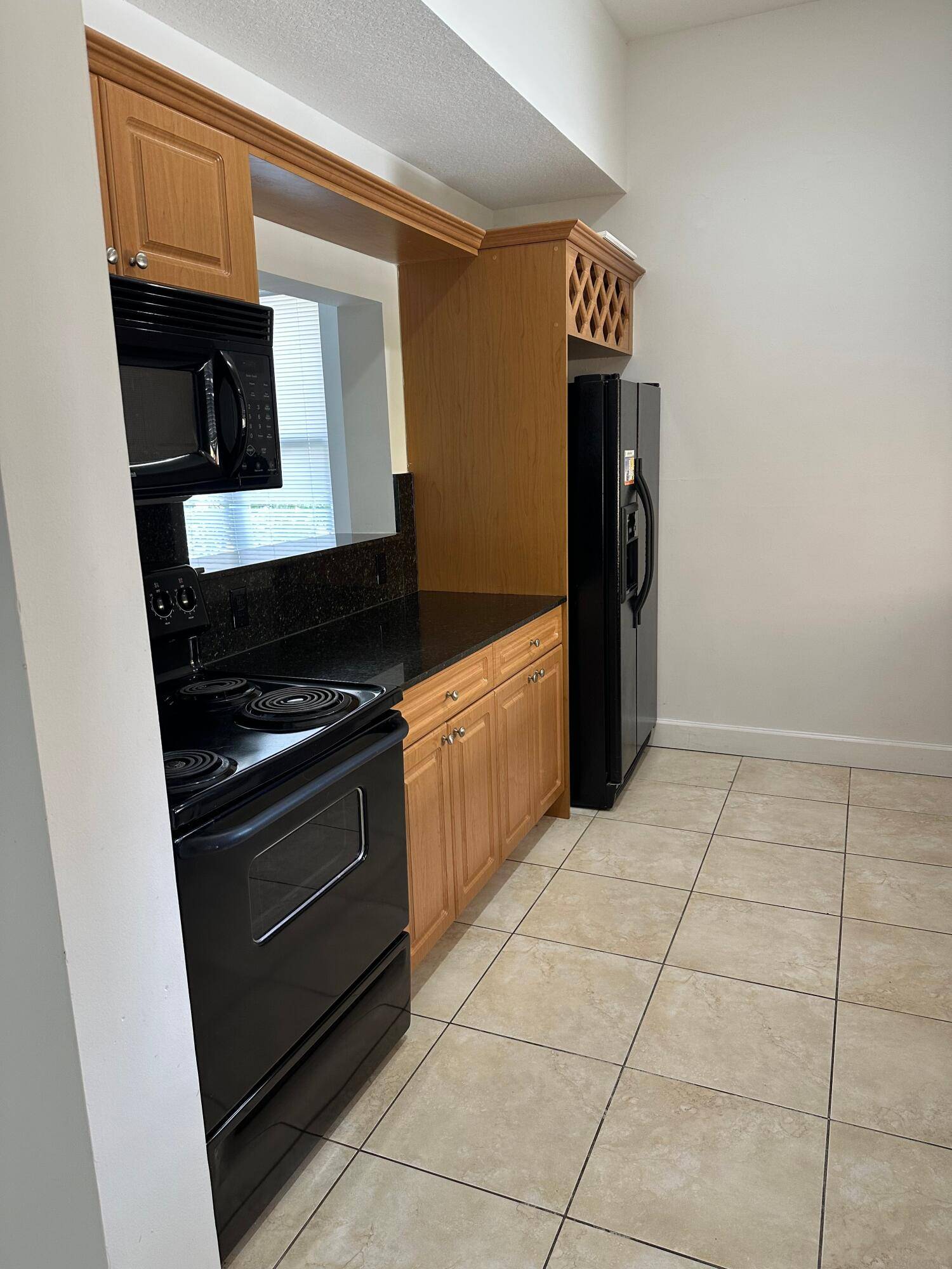 Lake Worth Beach, FL 33460,932 N Federal HWY