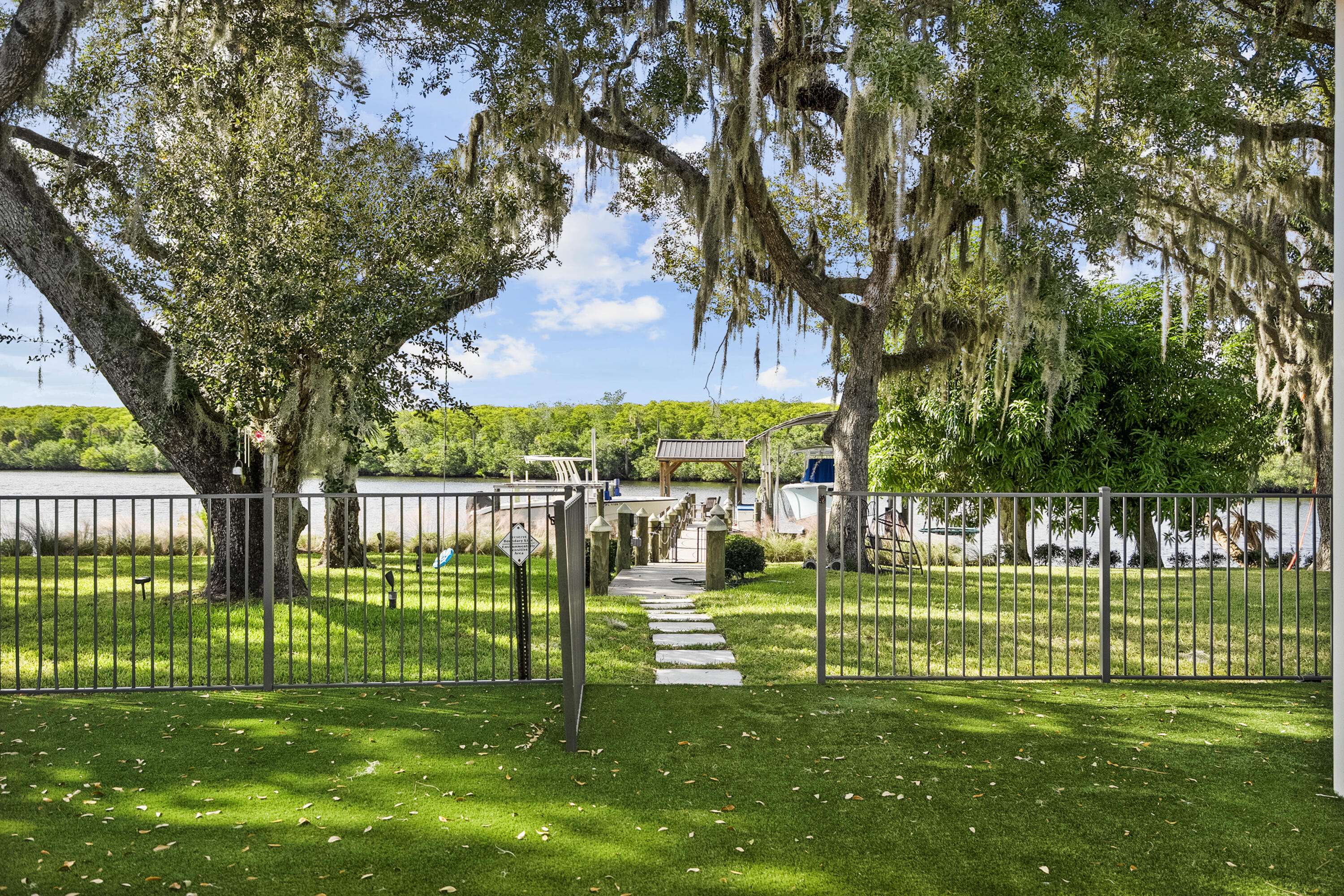 Port Saint Lucie, FL 34952,178 SE Via Lago Garda