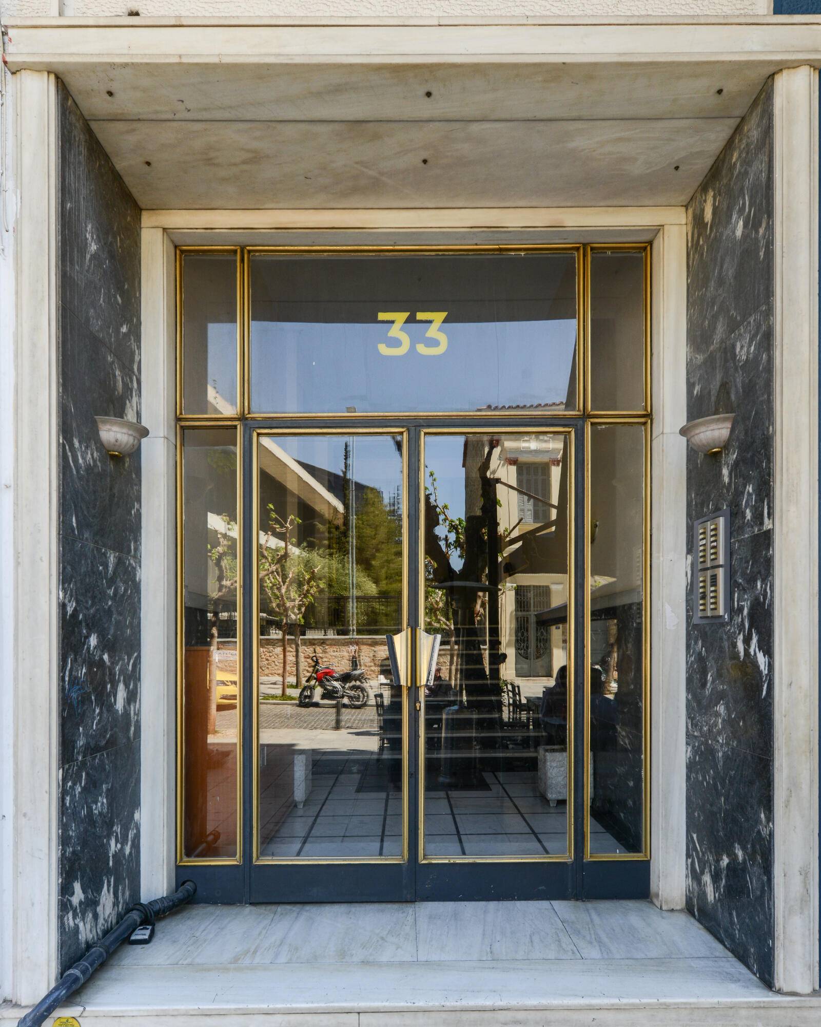 Out Of Country, 00000,33 Makriyanni