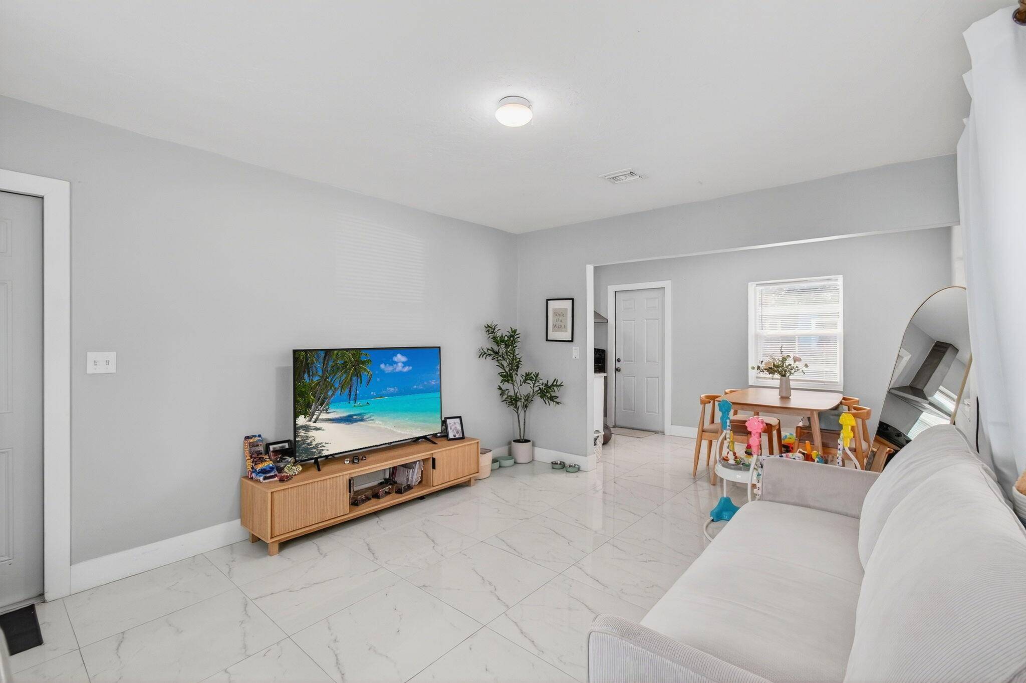 Lake Worth Beach, FL 33460,614 N E ST 1