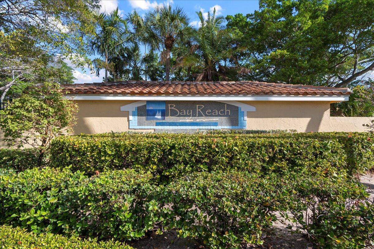 Lake Park, FL 33403,1015 Lake Shore DR 105