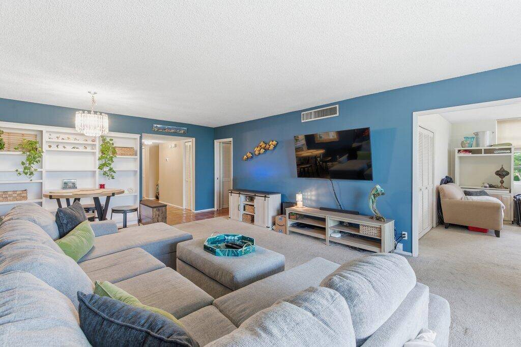 Pompano Beach, FL 33069,3505 Oaks WAY 412