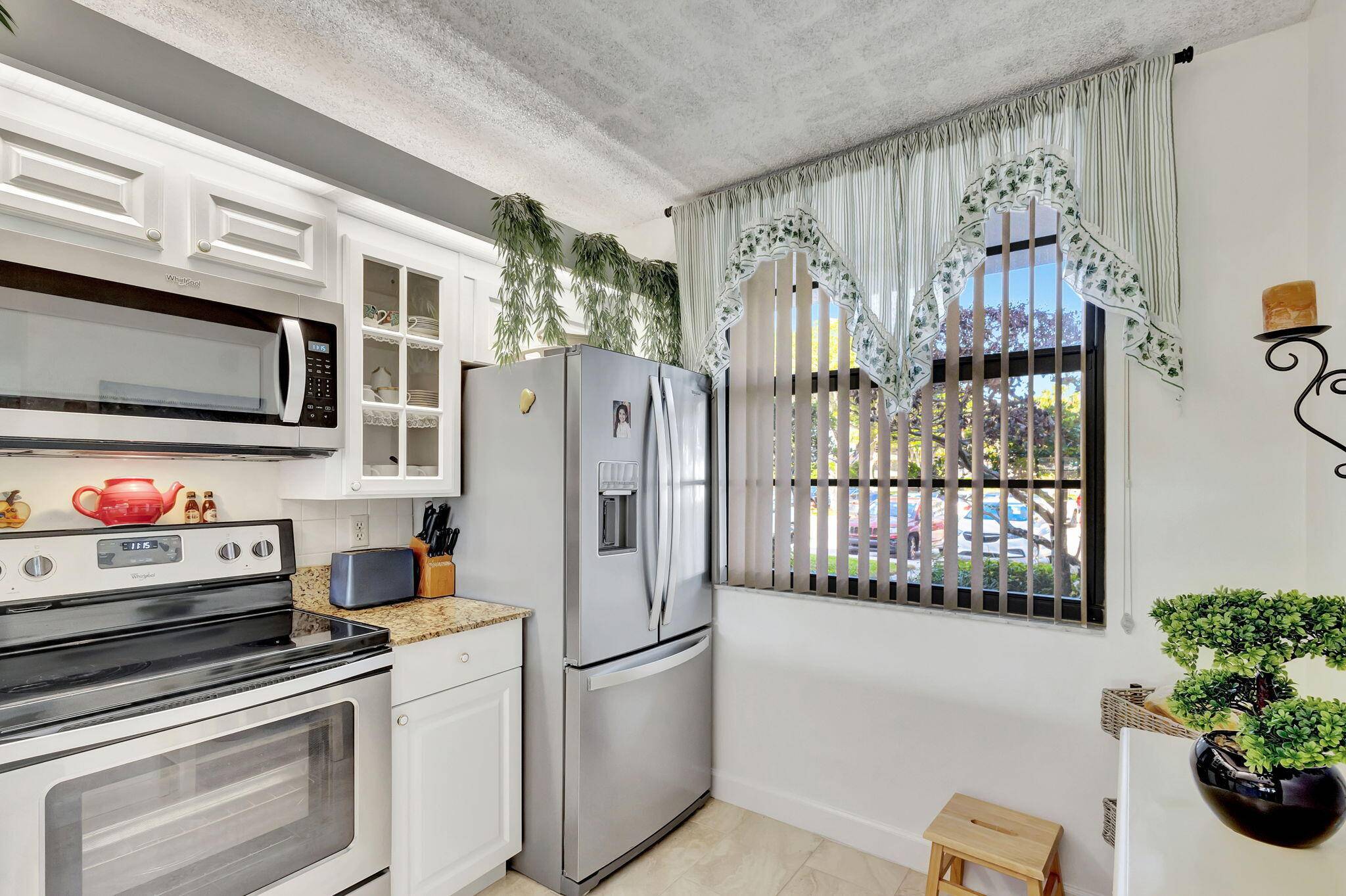 West Palm Beach, FL 33401,3630 Whitehall DR 105