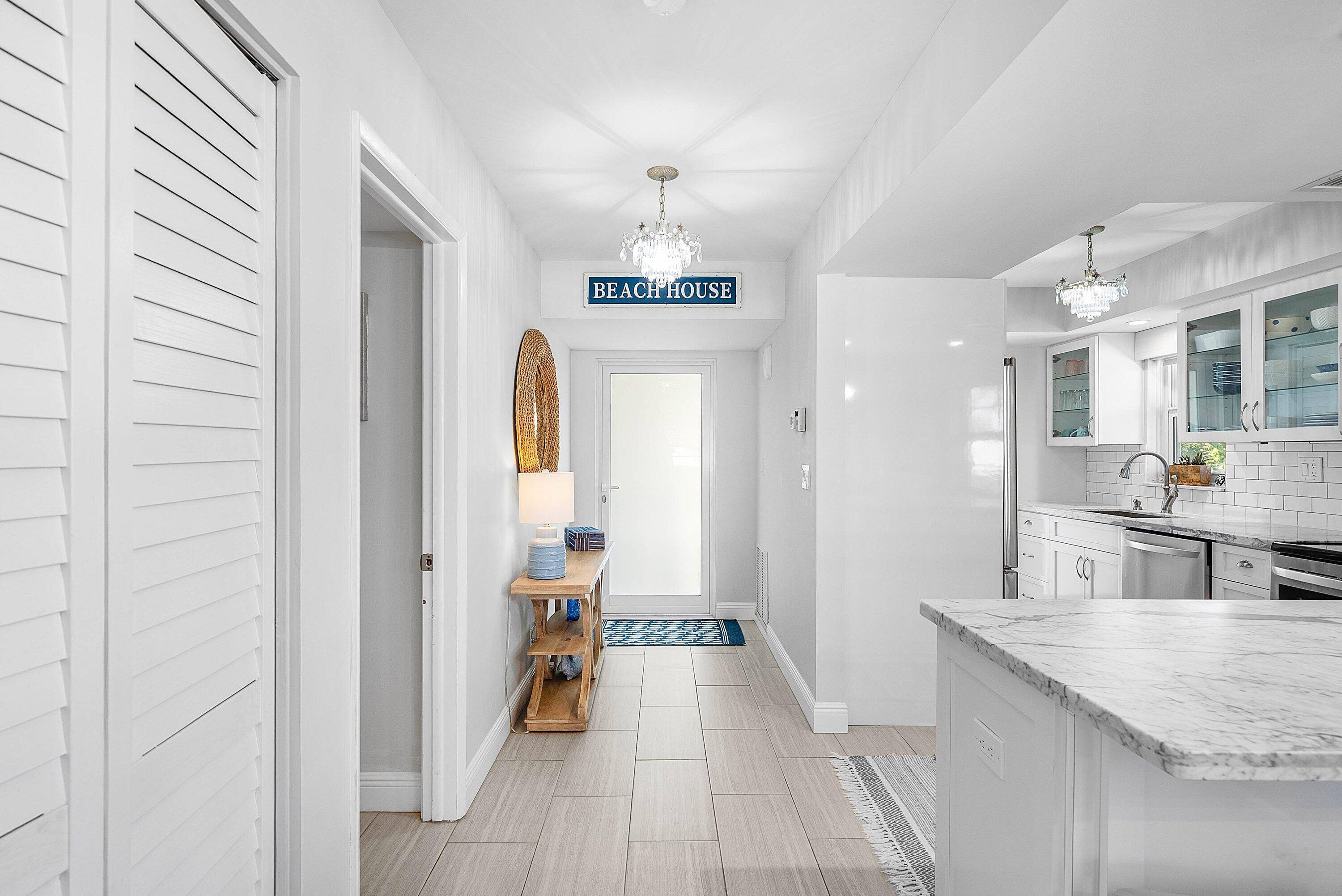 Delray Beach, FL 33483,80 Venetian DR 304s