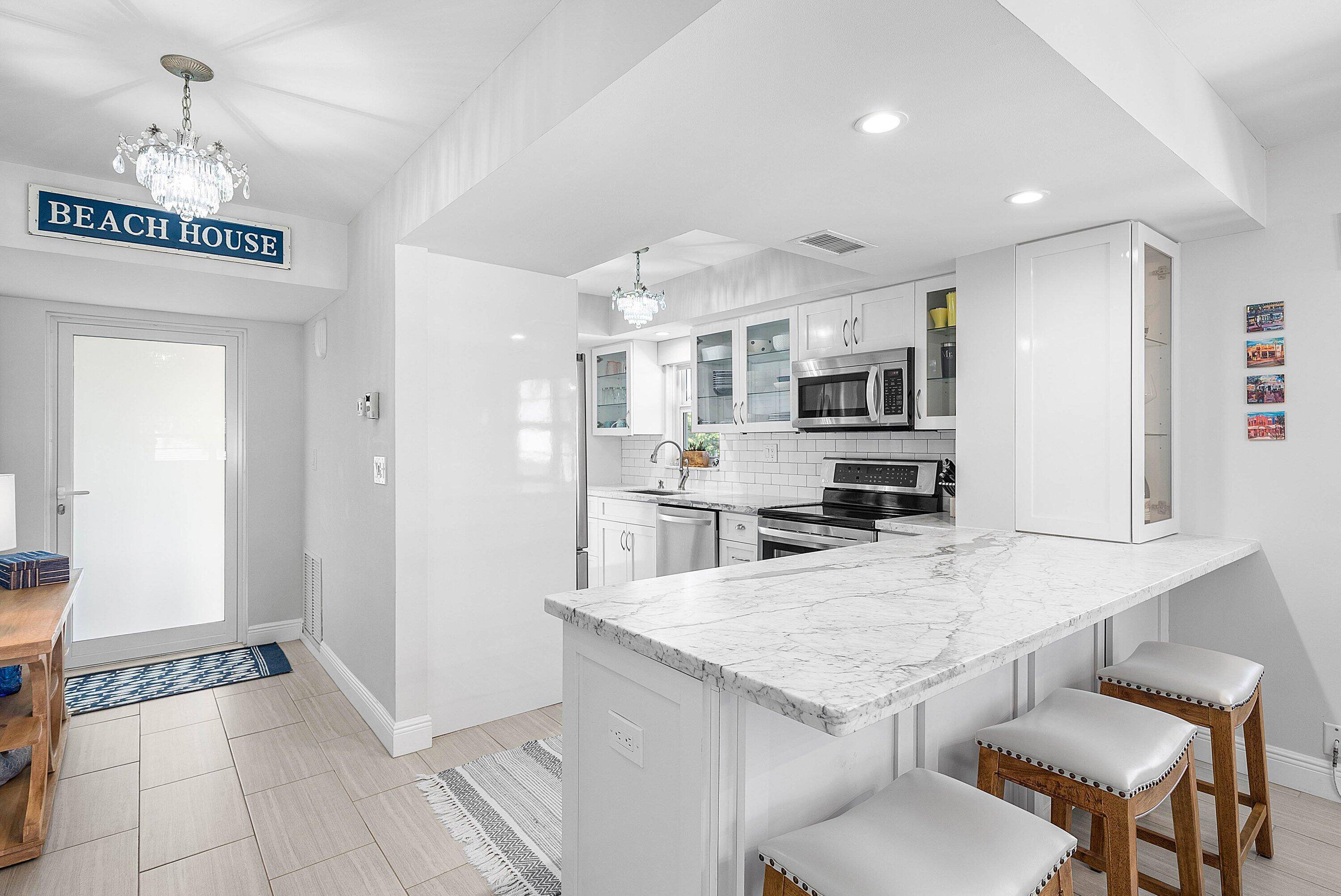 Delray Beach, FL 33483,80 Venetian DR 304s