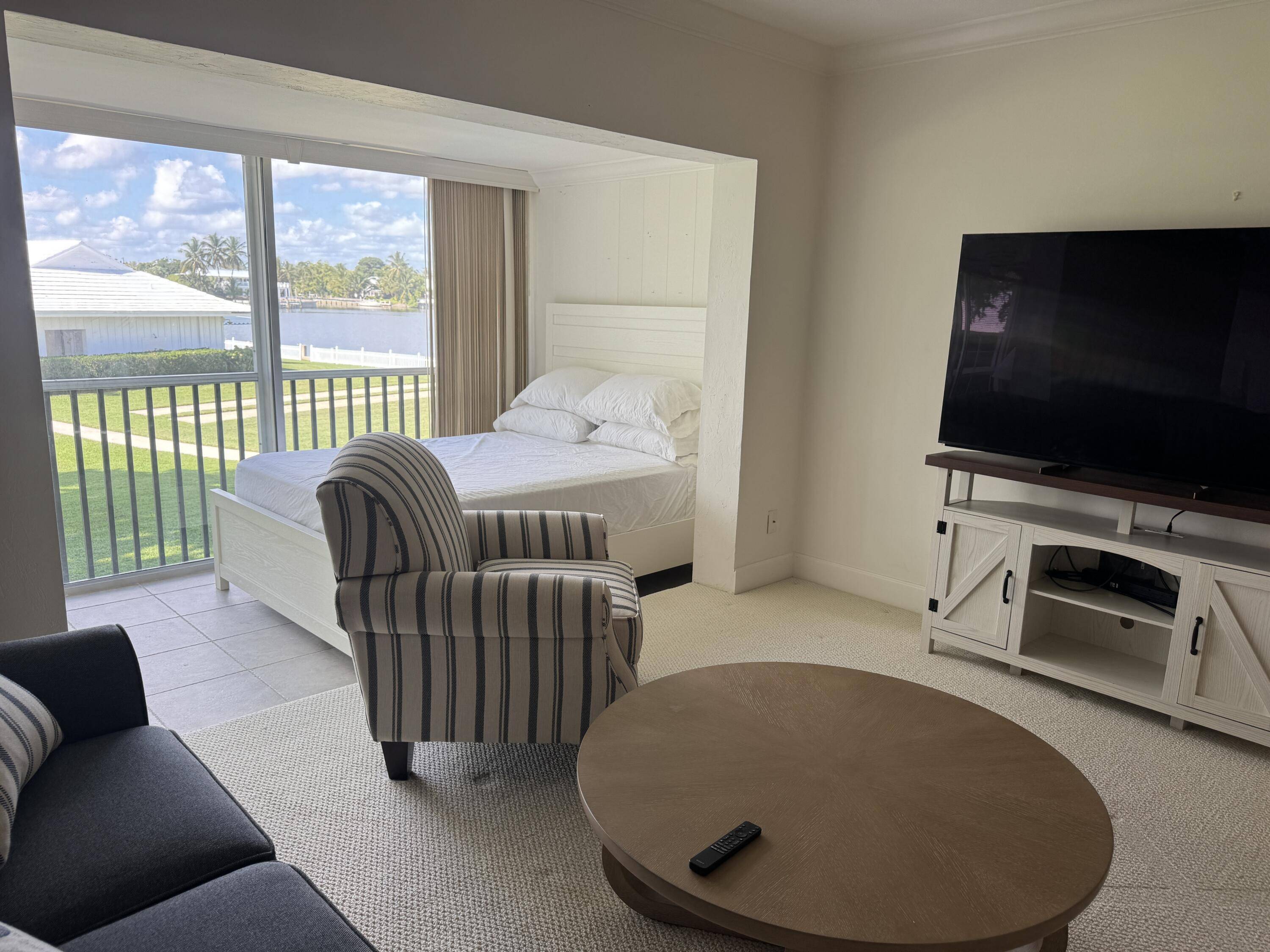 North Palm Beach, FL 33408,1 Church LN 109-110