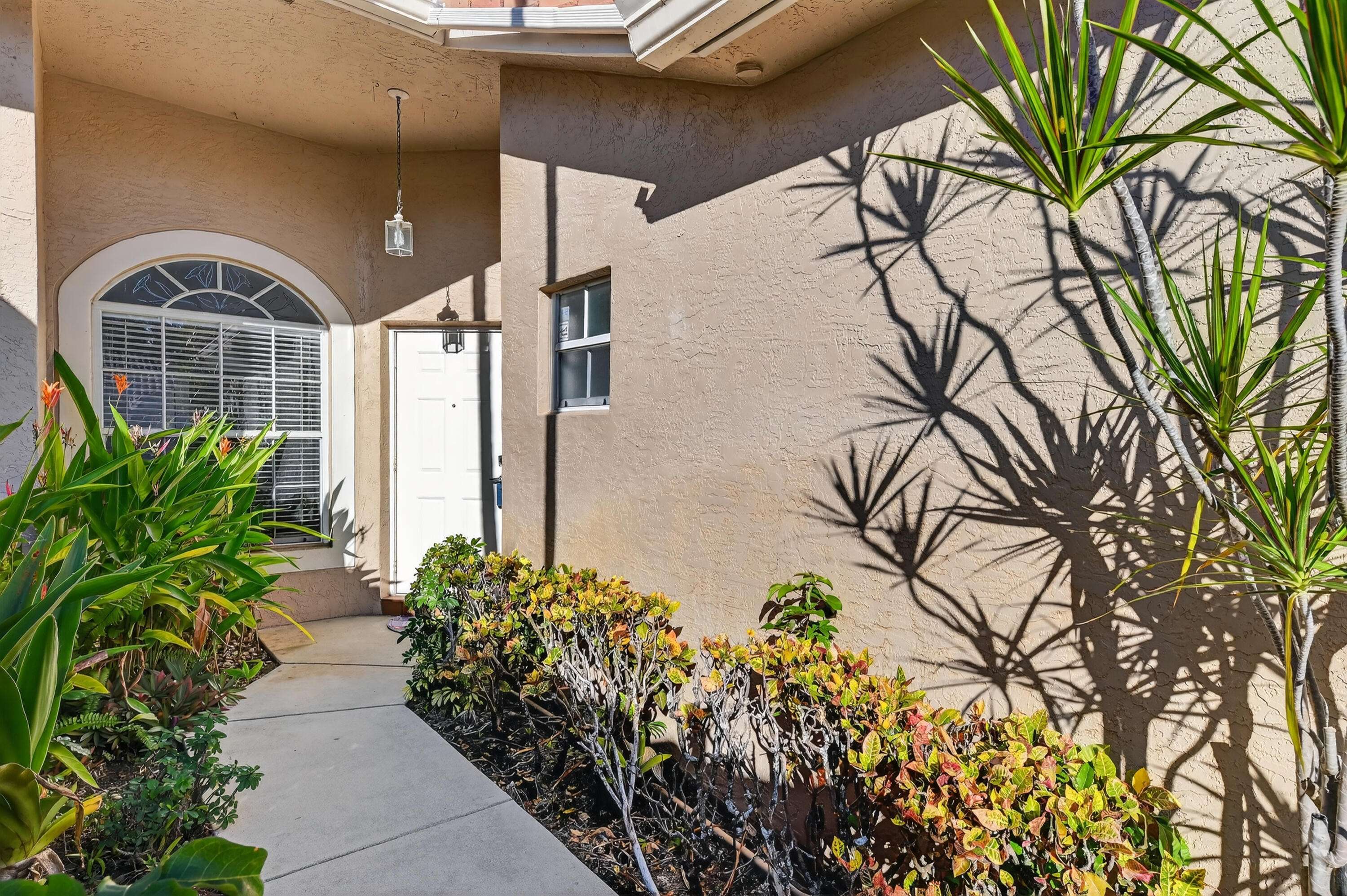 Boynton Beach, FL 33472,6140 Long Key LN