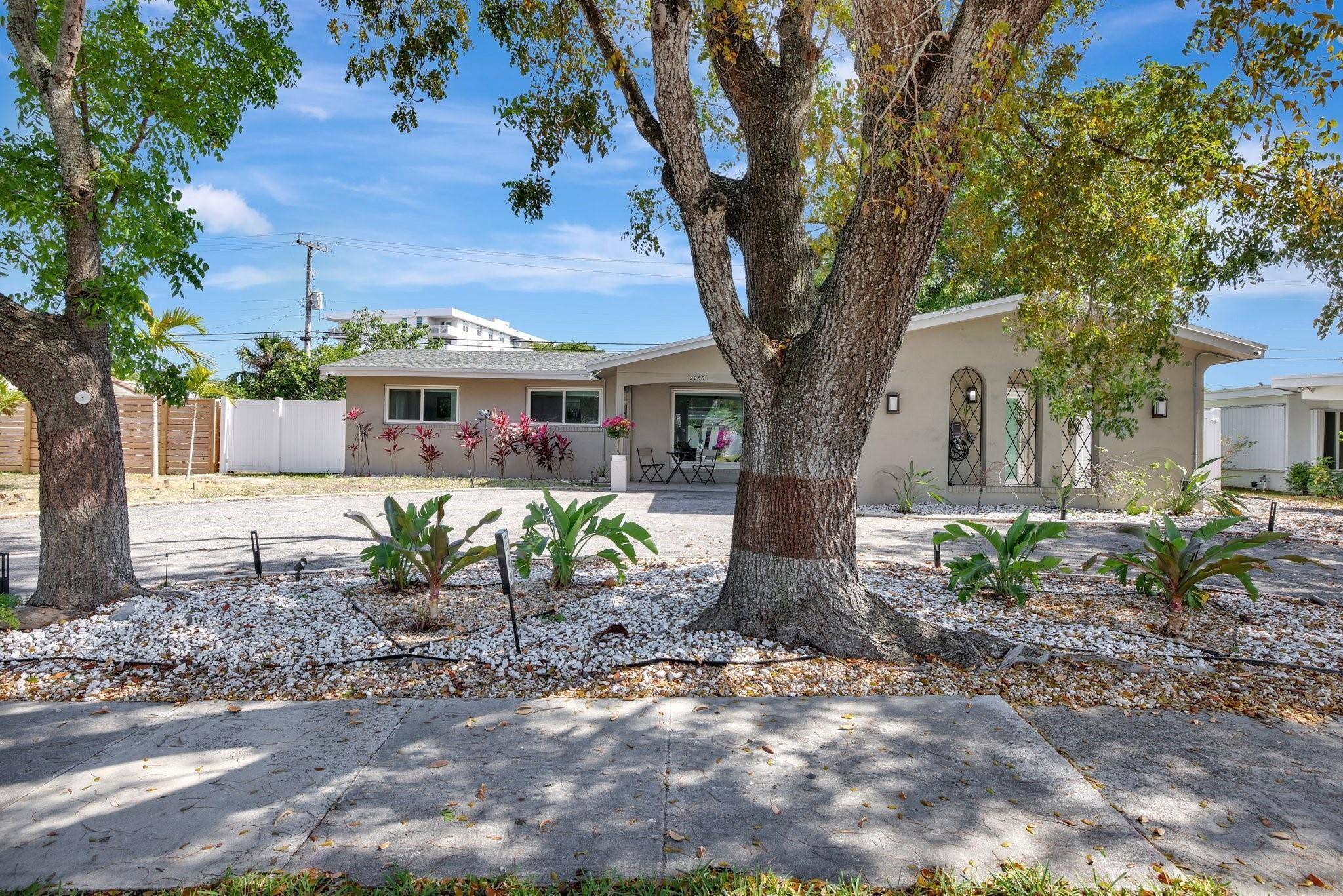 Fort Lauderdale, FL 33308,2260 NE 62nd ST