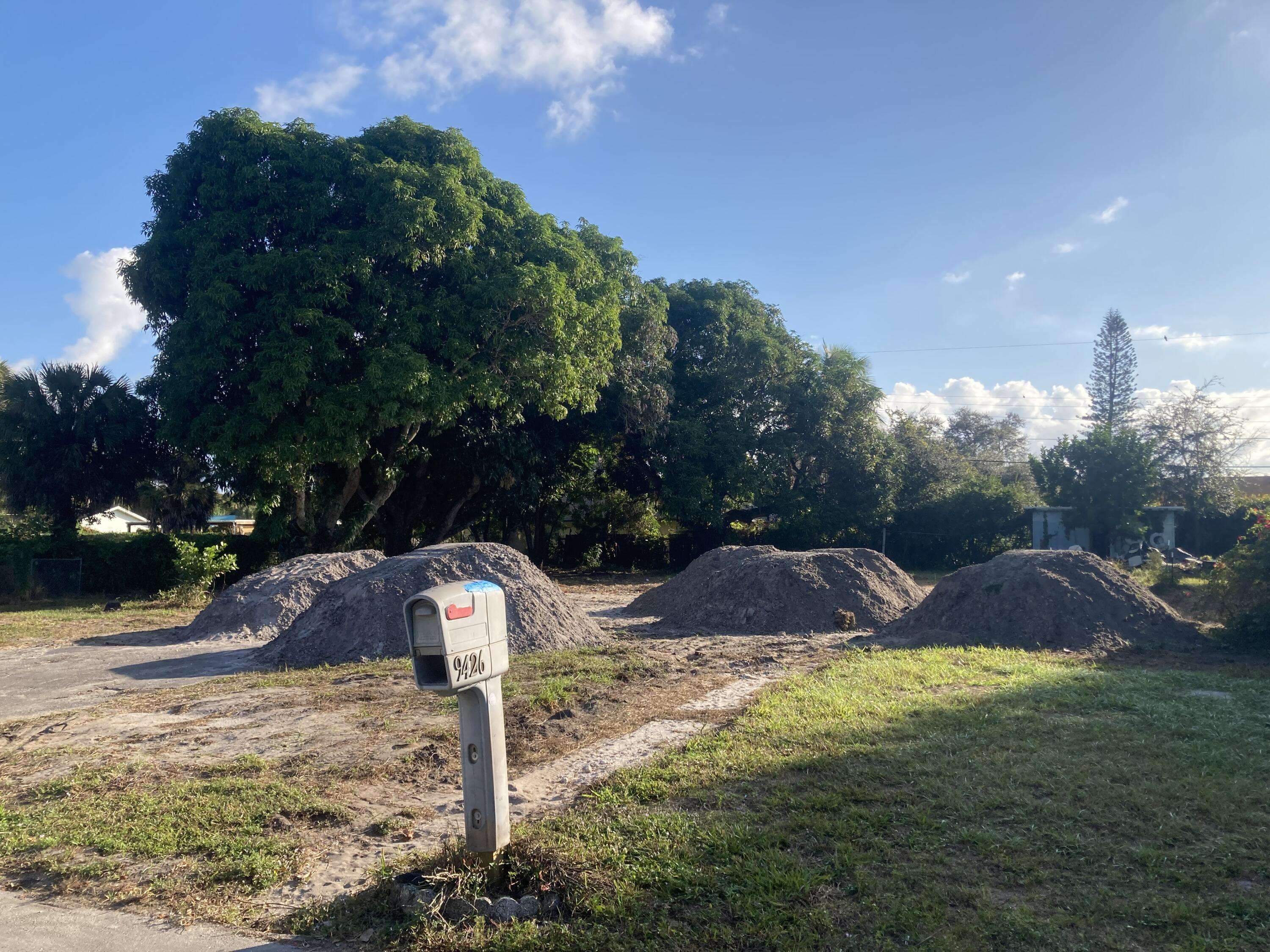 West Palm Beach, FL 33403,9426 Sunrise DR