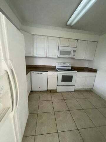 Greenacres, FL 33463,3104 Poolside DR