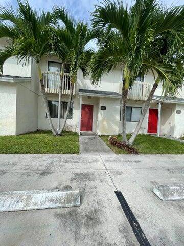 Greenacres, FL 33463,3104 Poolside DR